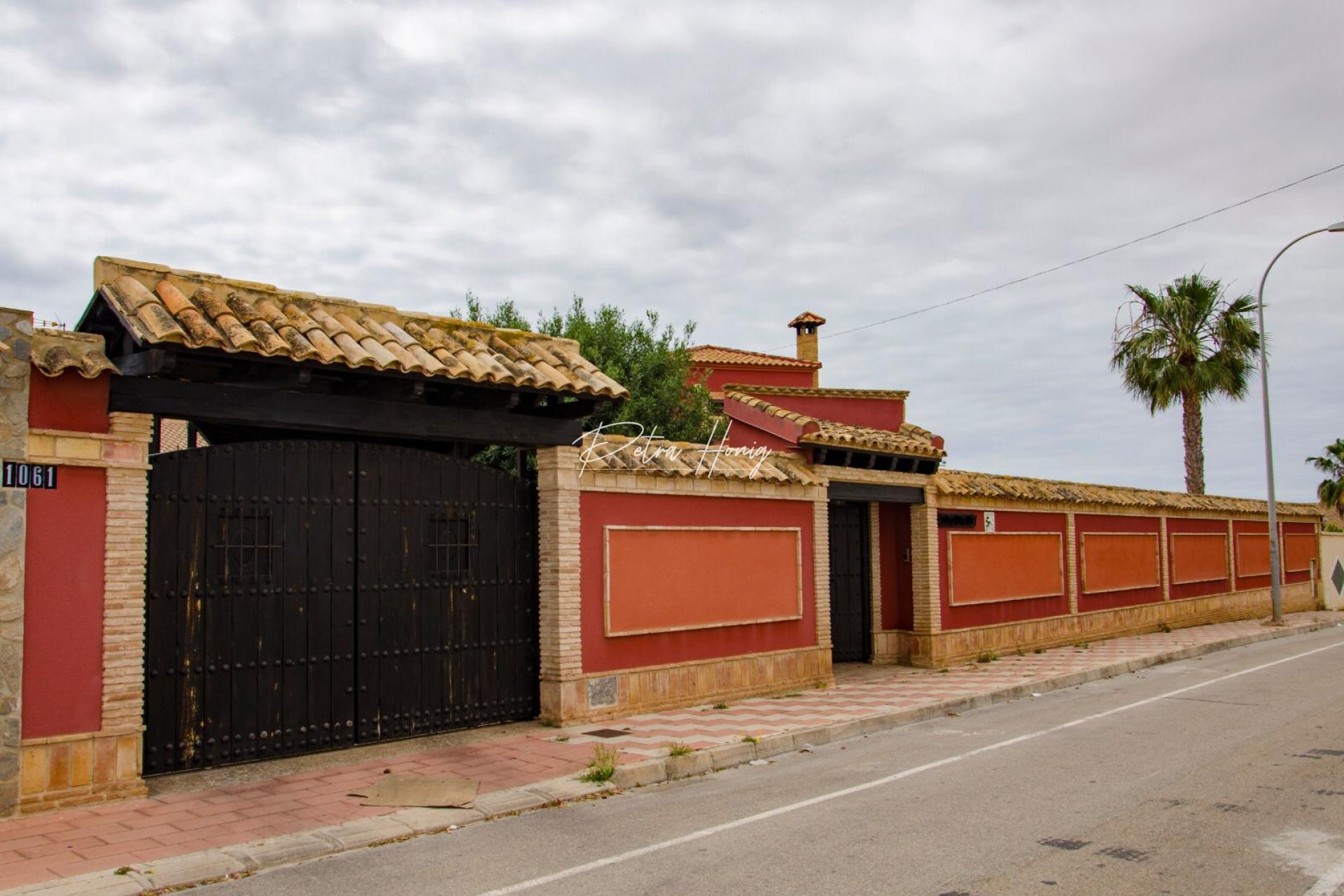 Resales - Villa - San Luis