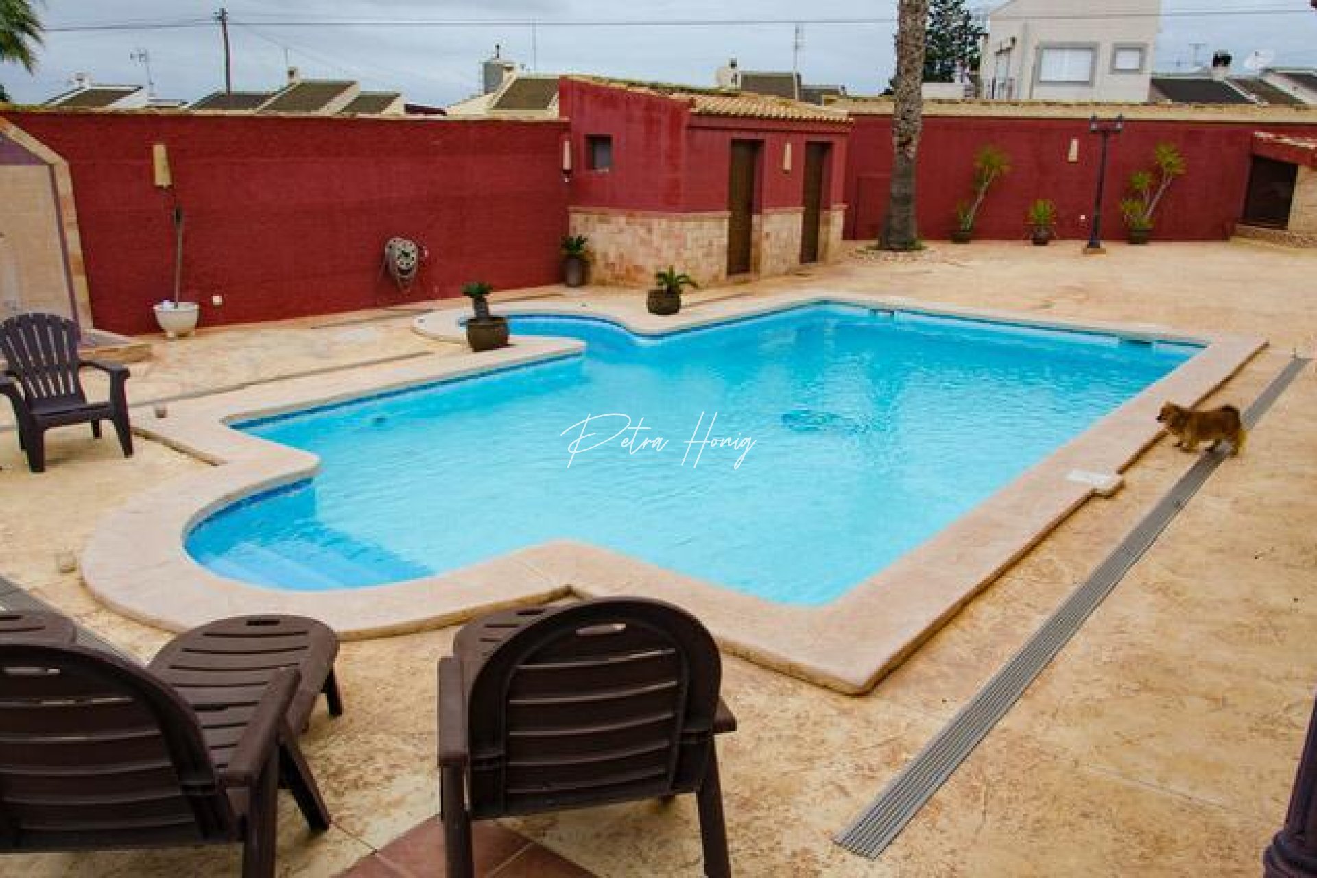 Resales - Villa - San Luis