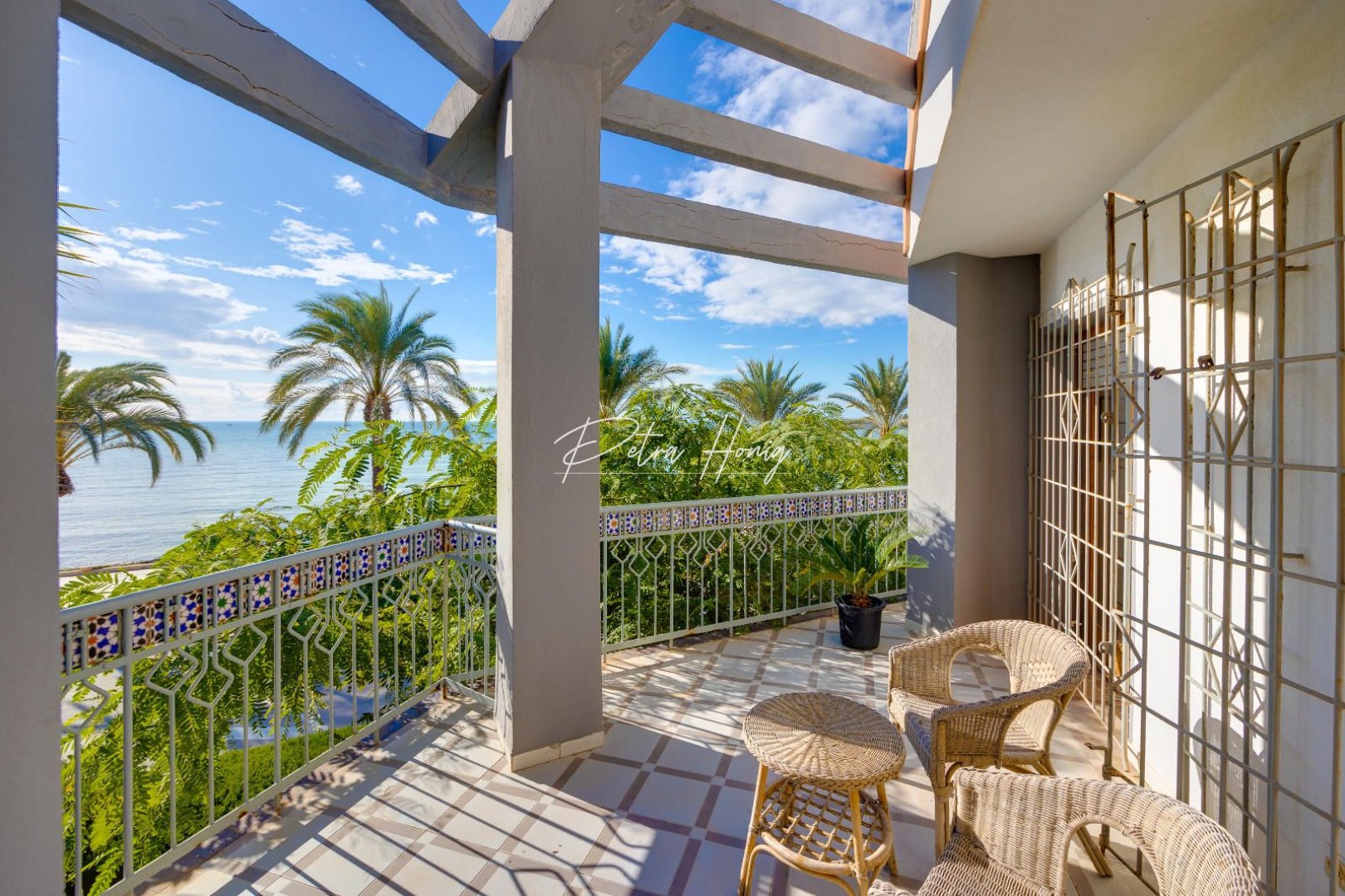Resales - Villa - Santa Pola