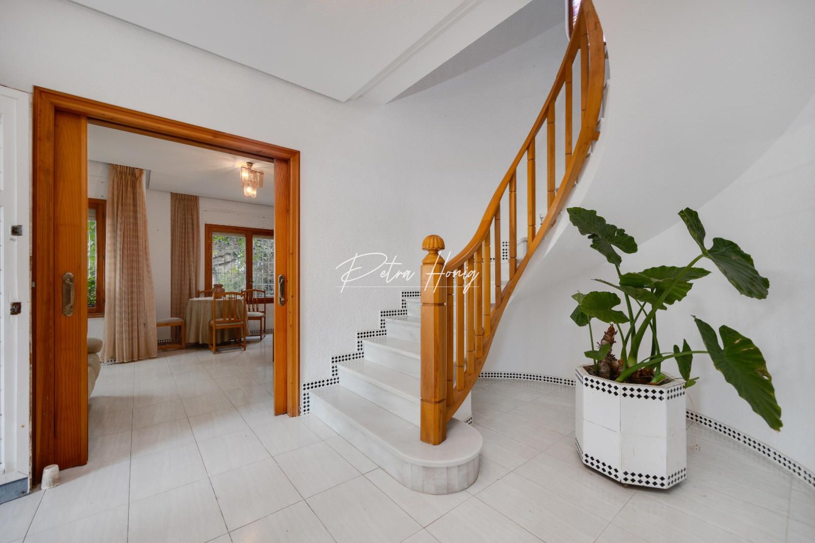 Resales - Villa - Santa Pola