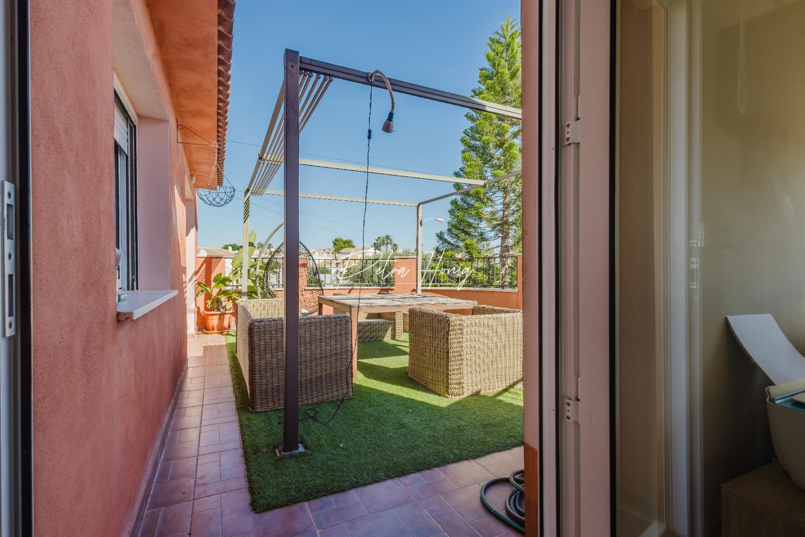Resales - Villa - Torrevieja - La Siesta