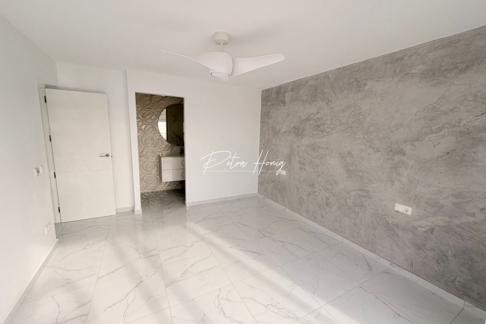 Resales - Villa - Torrevieja - La Siesta