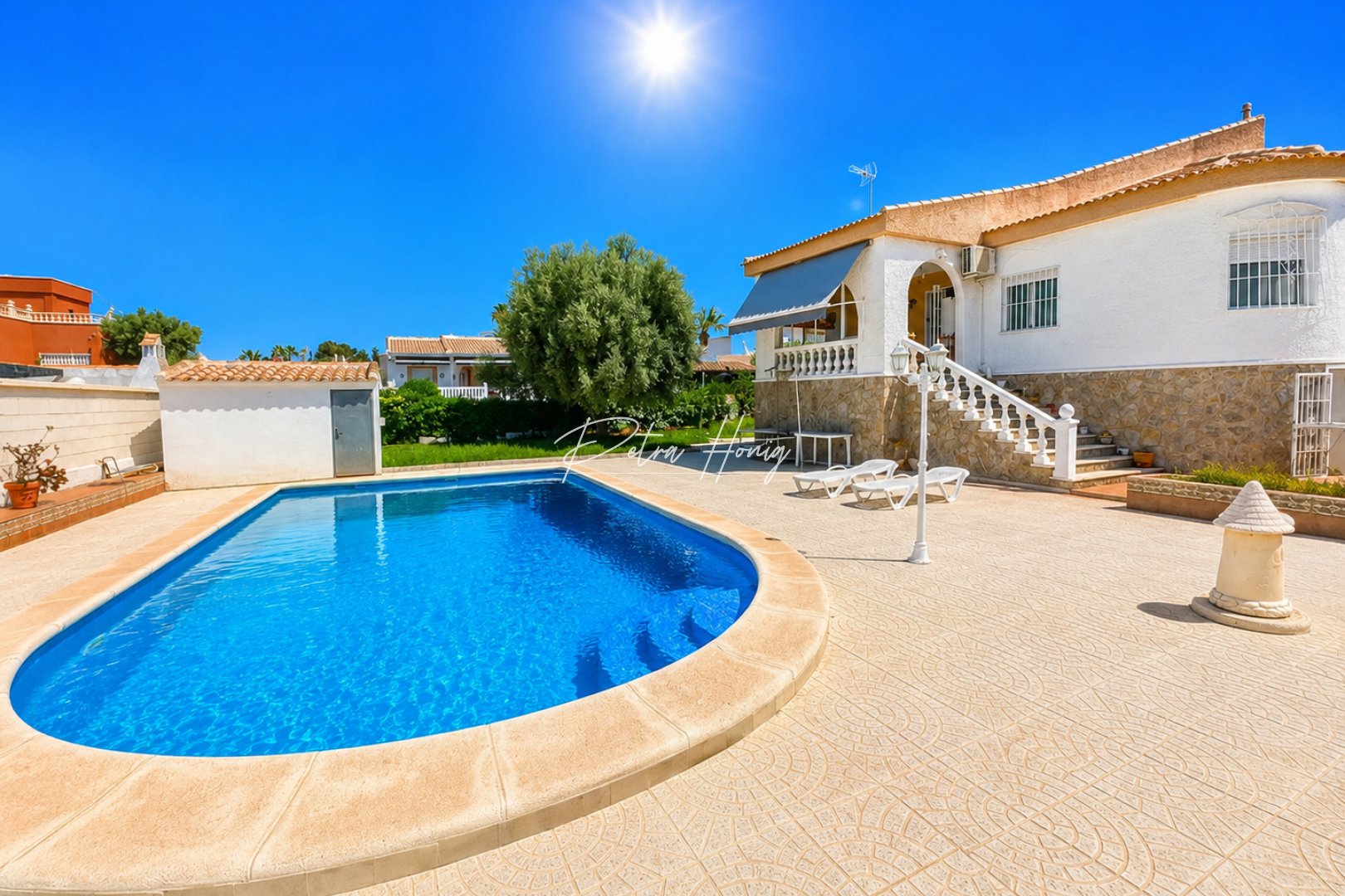 Resales - Villa - Torrevieja - La Siesta