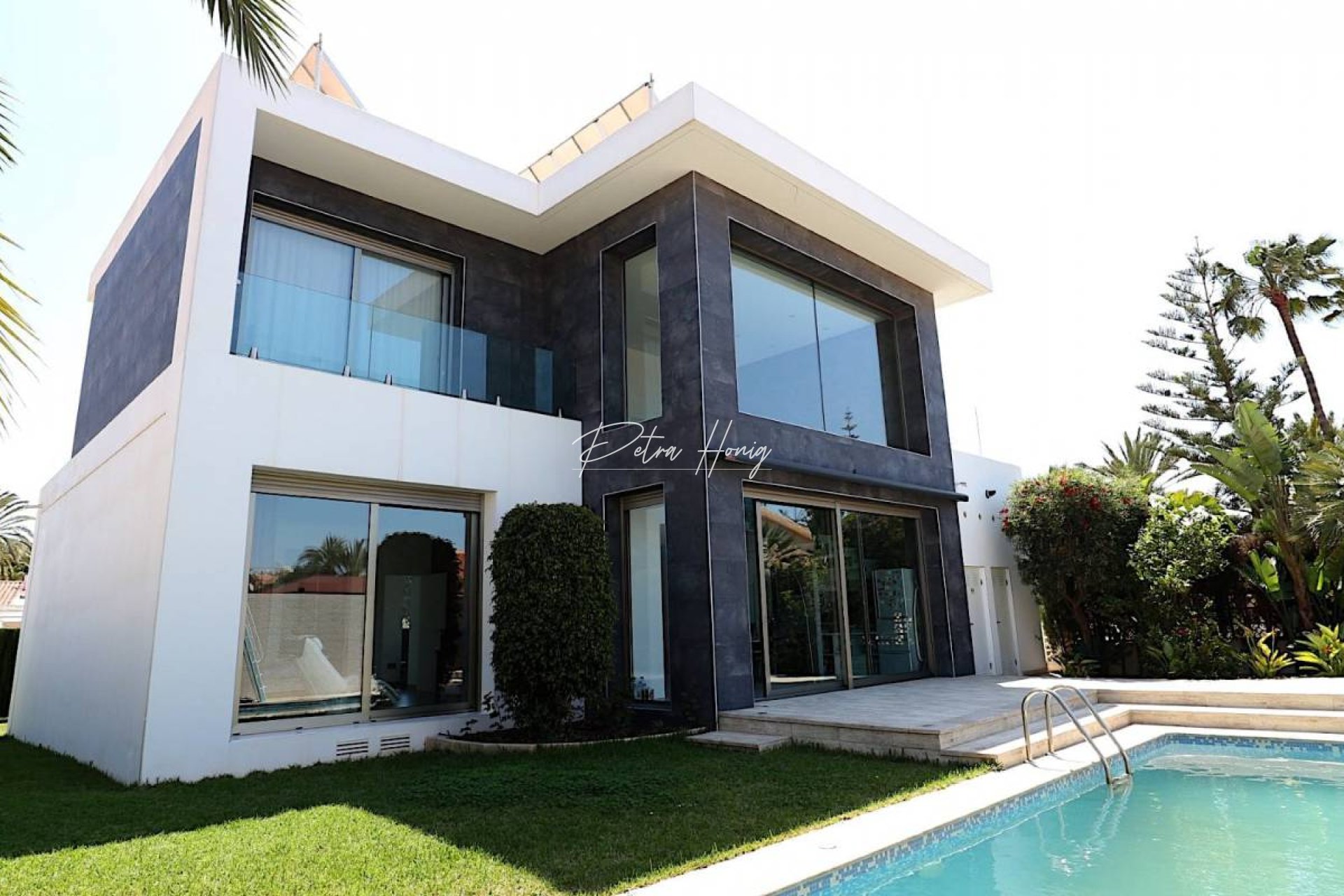 Resales - Villa - Torrevieja