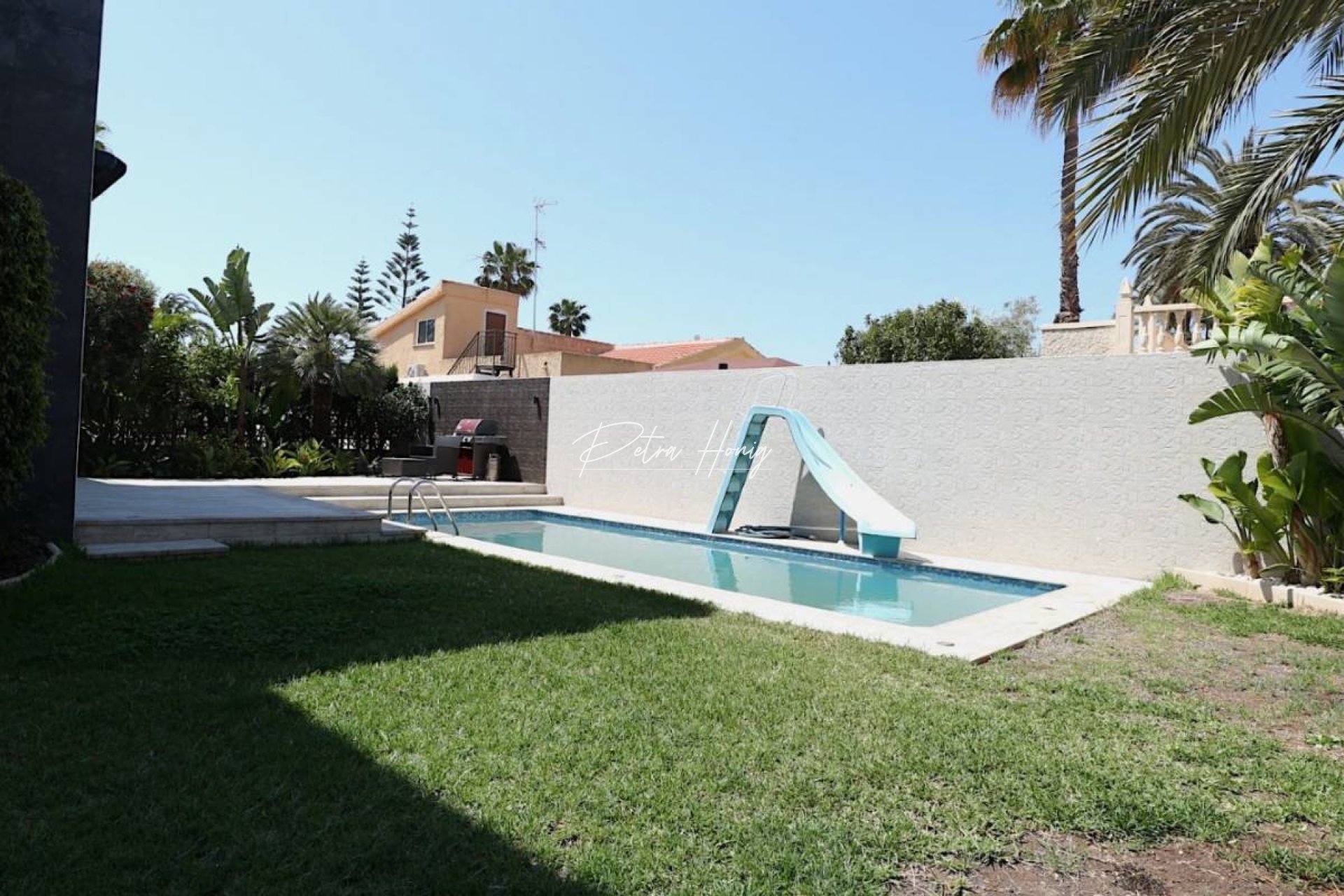 Resales - Villa - Torrevieja