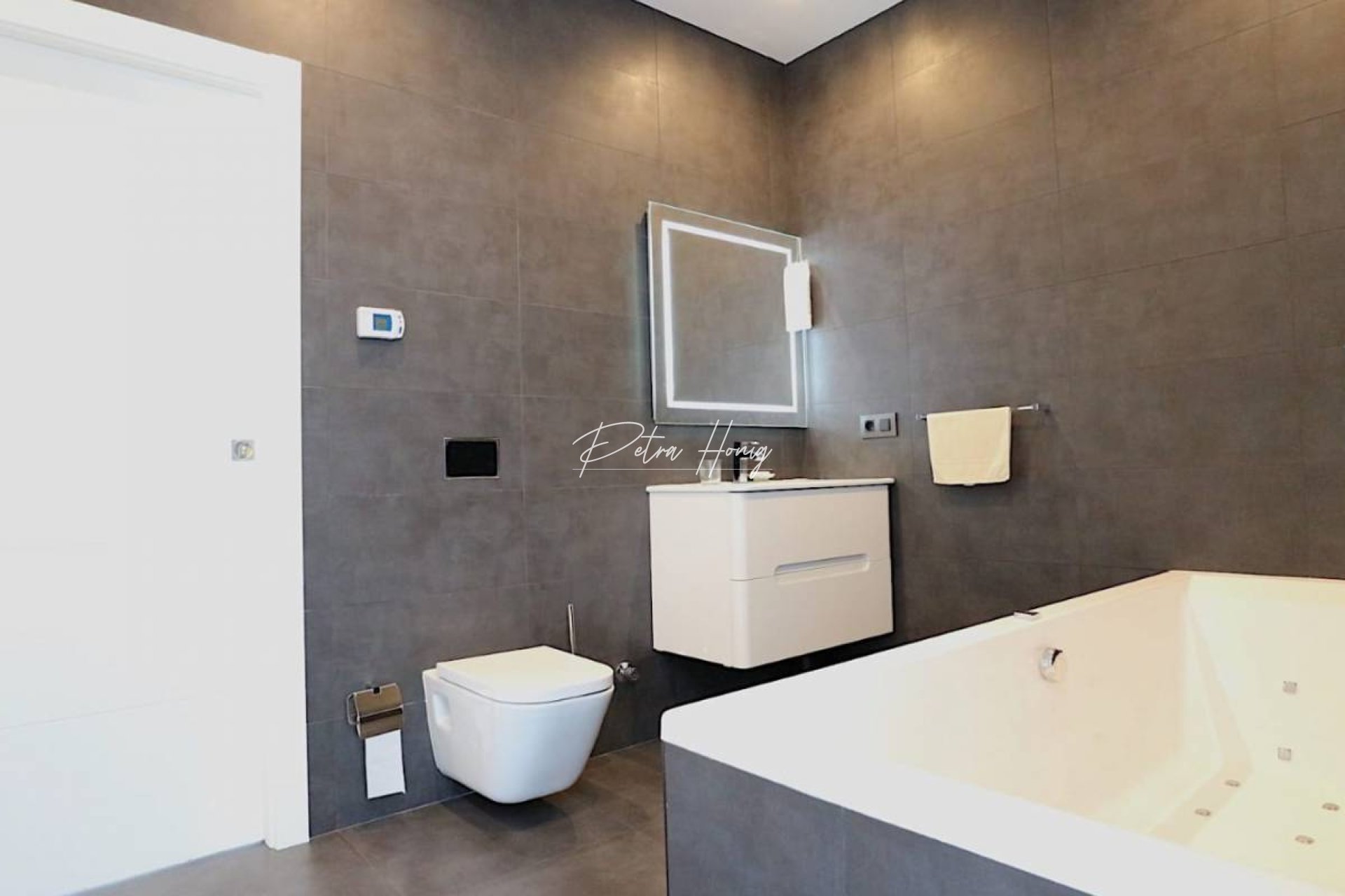 Resales - Villa - Torrevieja