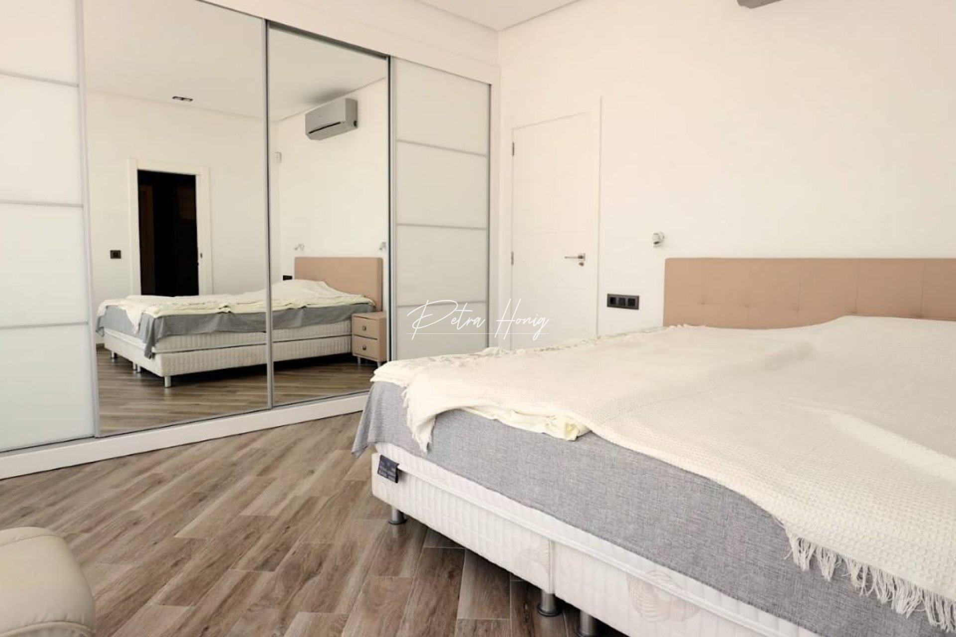 Resales - Villa - Torrevieja