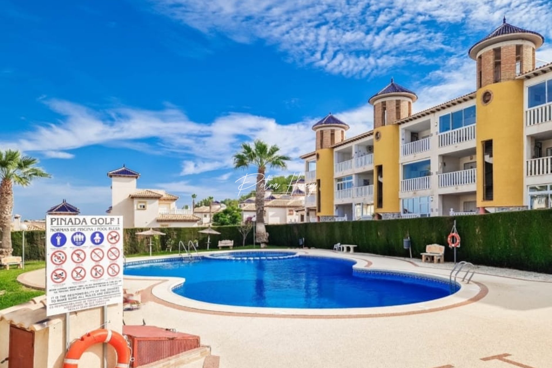 Resales - Villa - Villamartin - Avenida Las Brisas