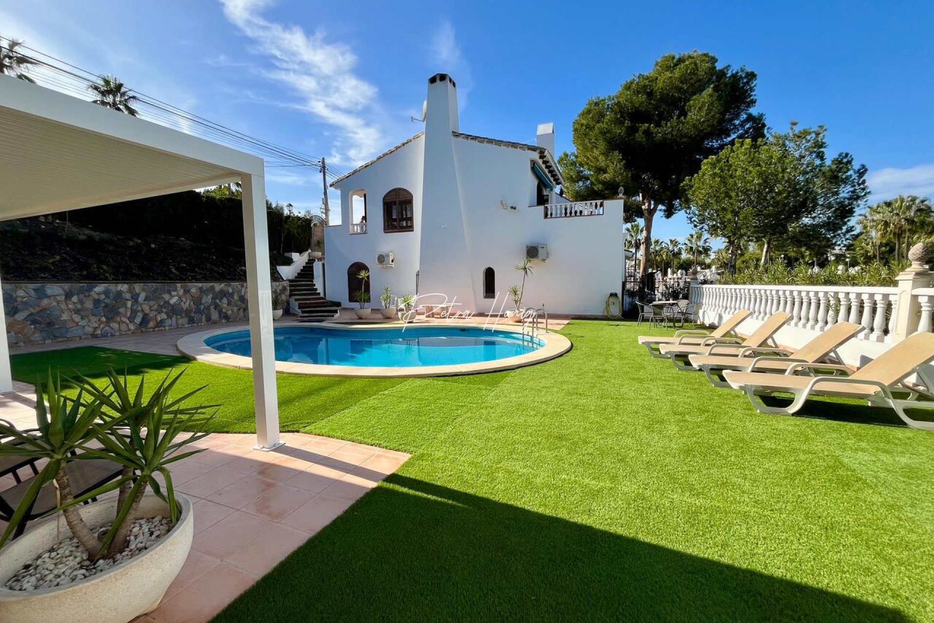 Resales - Villa - Villamartin