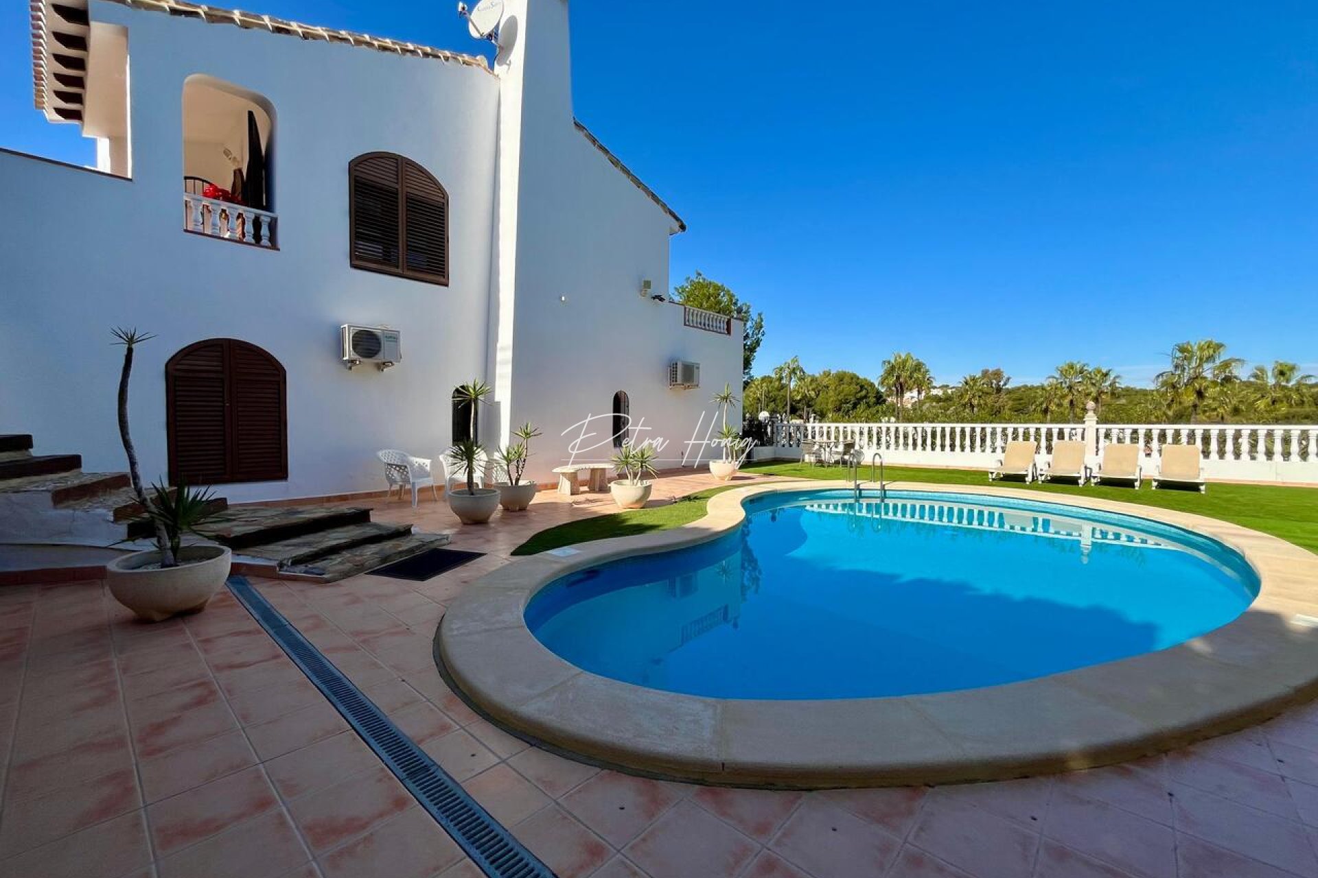 Resales - Villa - Villamartin
