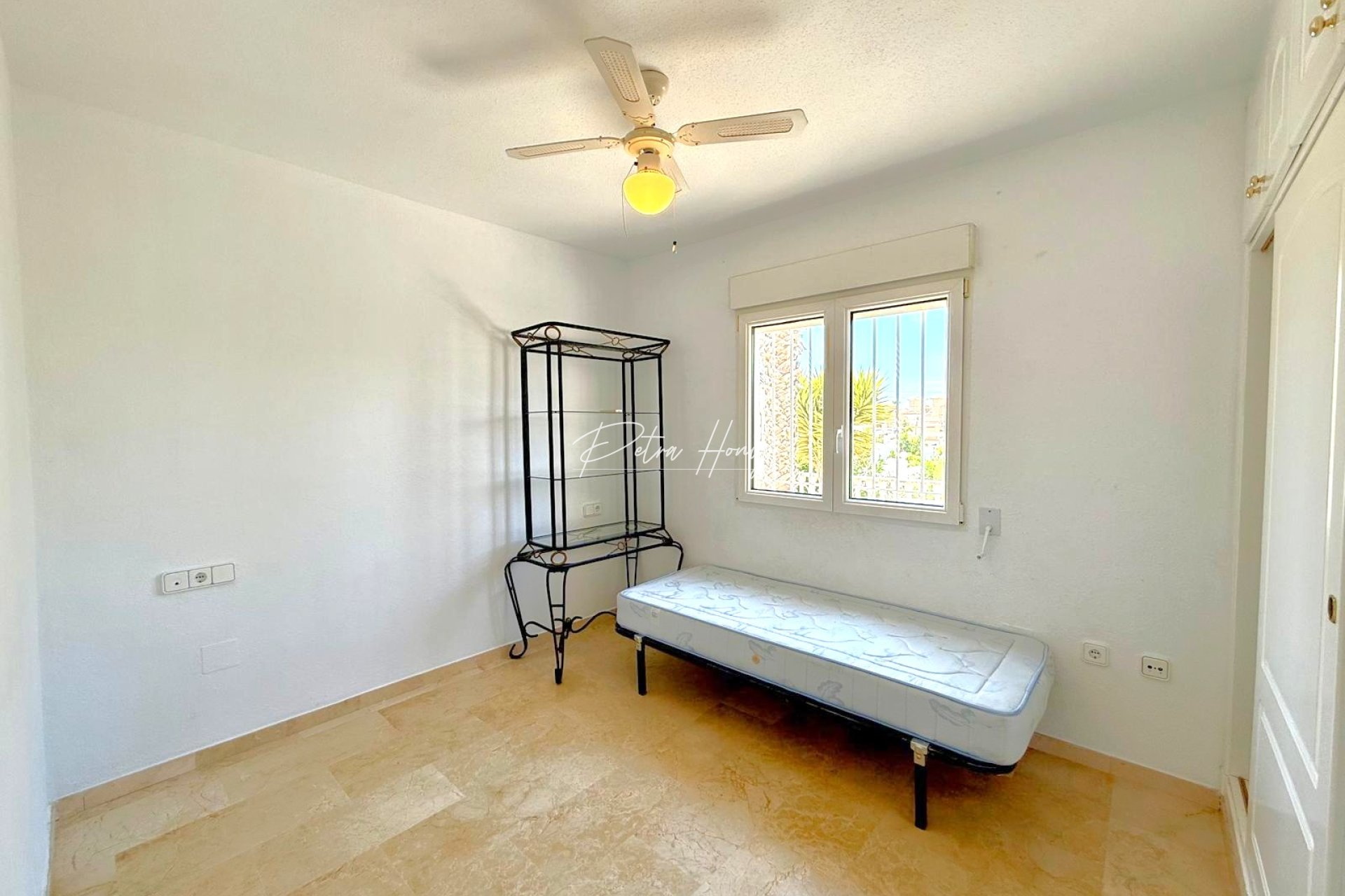 Resales - Villa - Villamartin