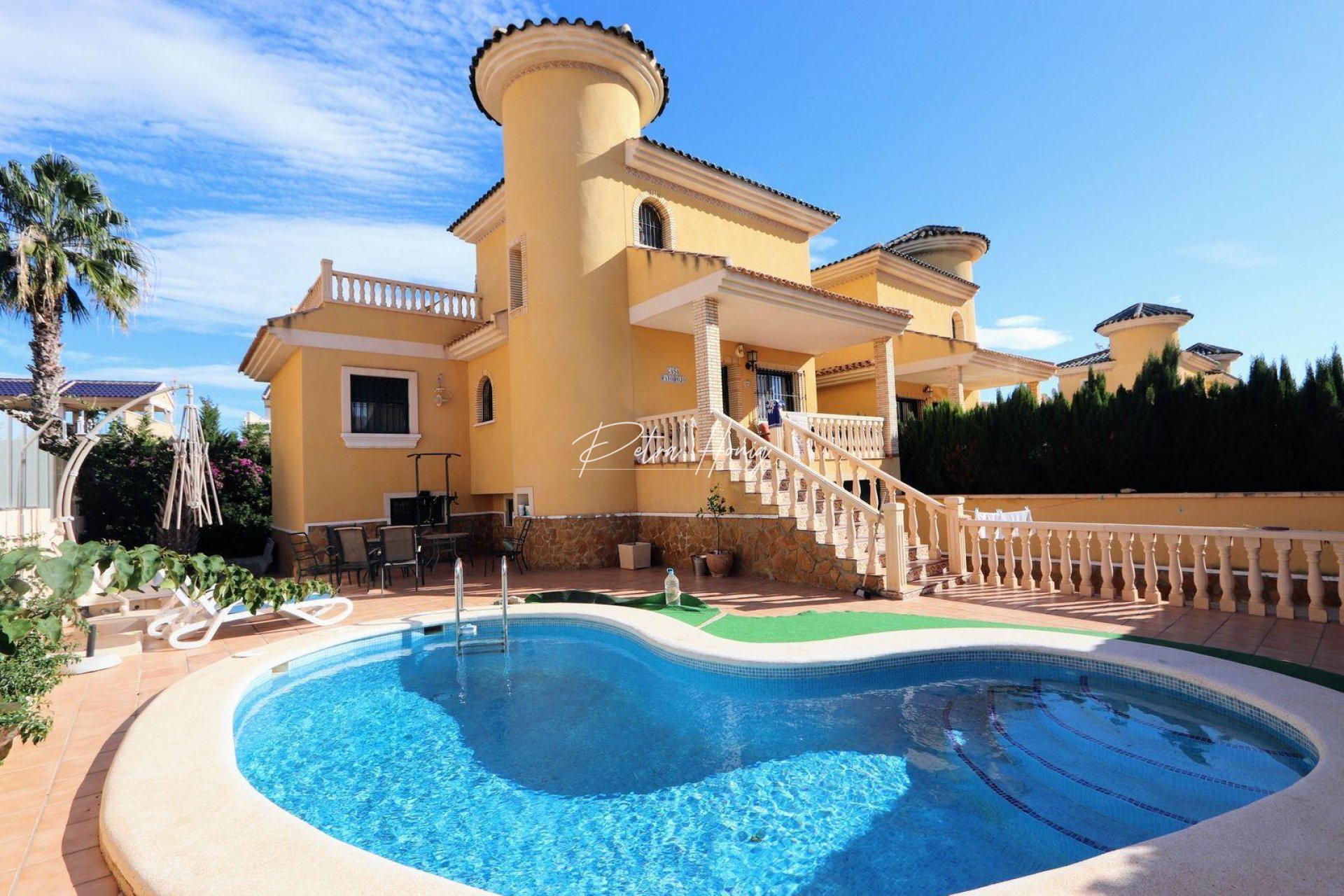 Resales - Villa - Villamartin