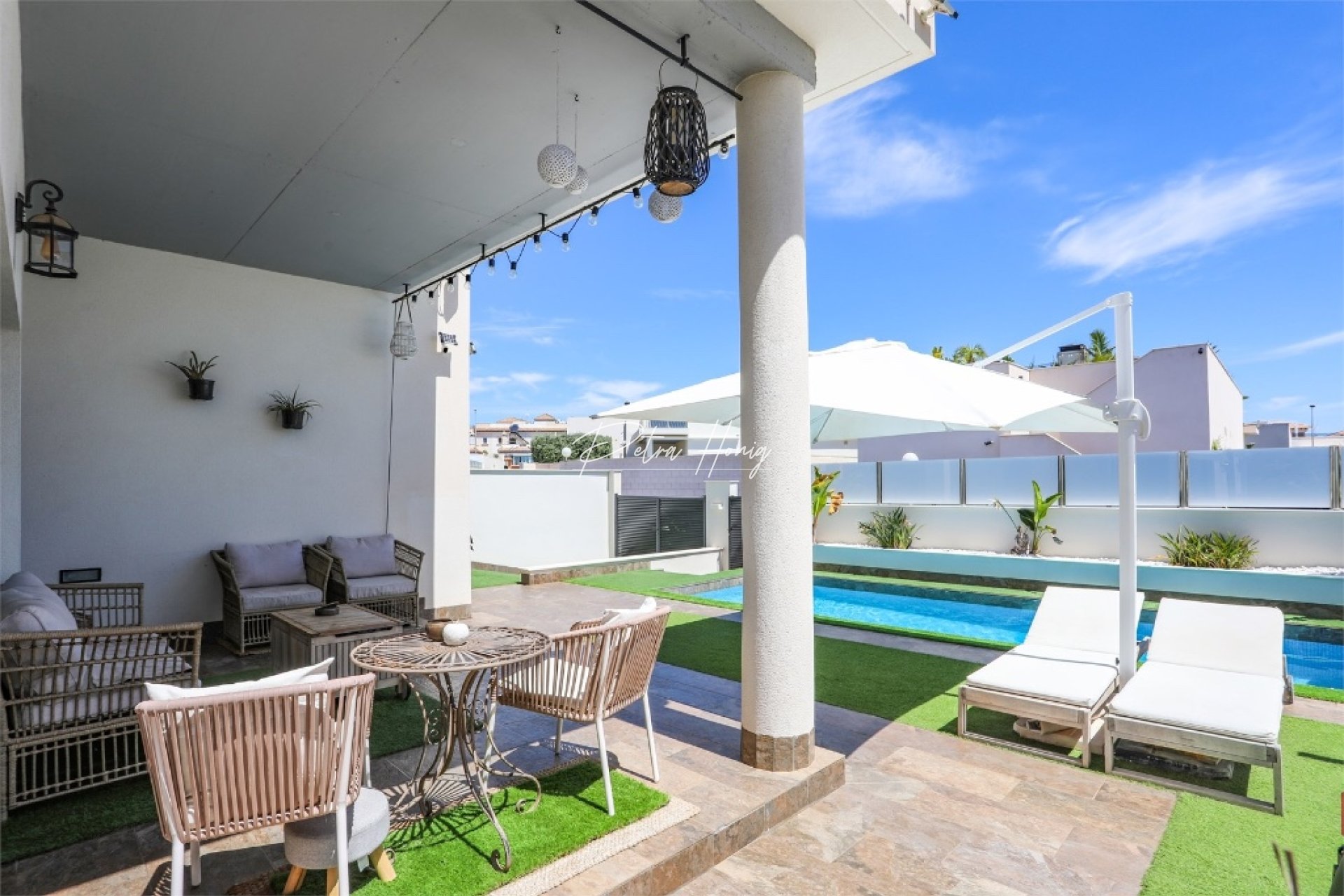 Resales - Villa - Villamartin