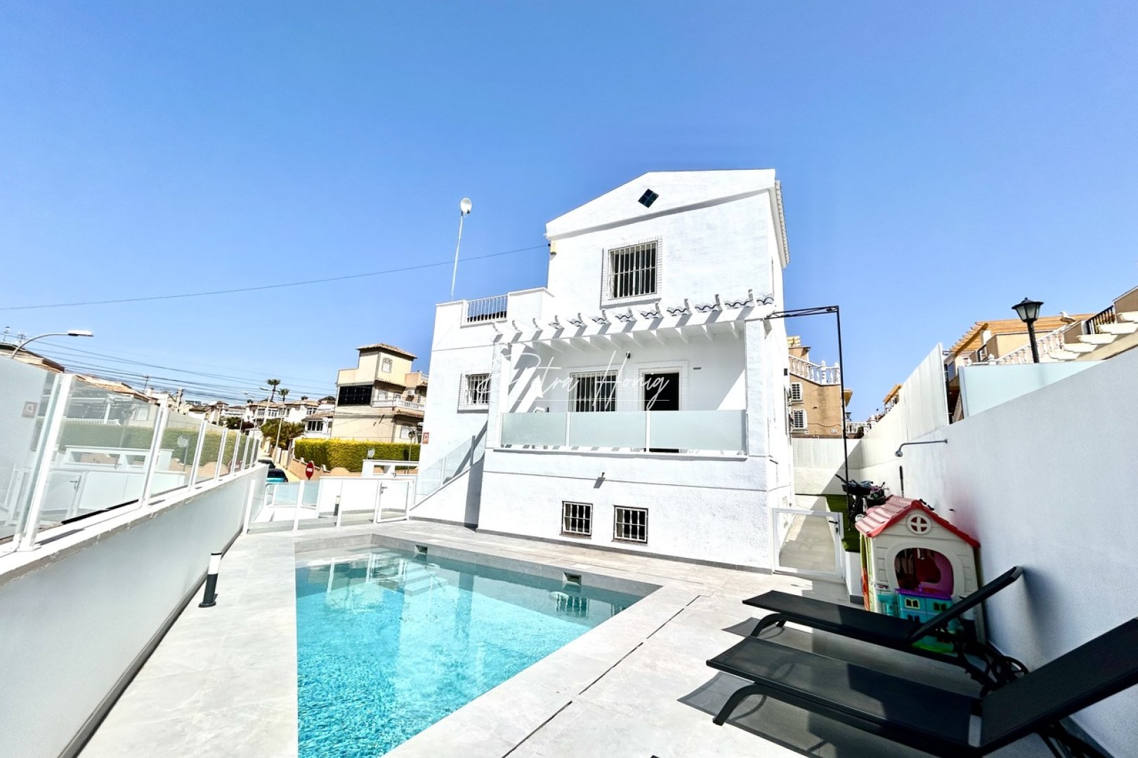 Resales - Villa - Villamartin
