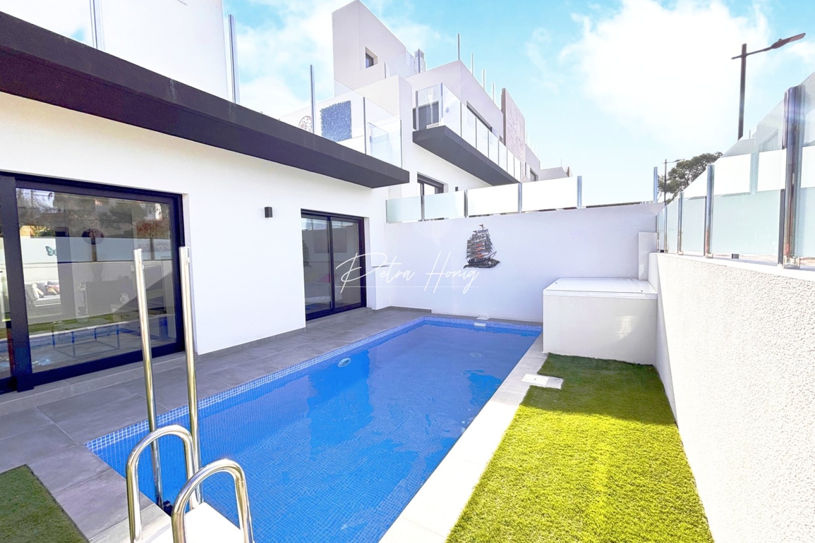 Resales - Villa - Villamartin
