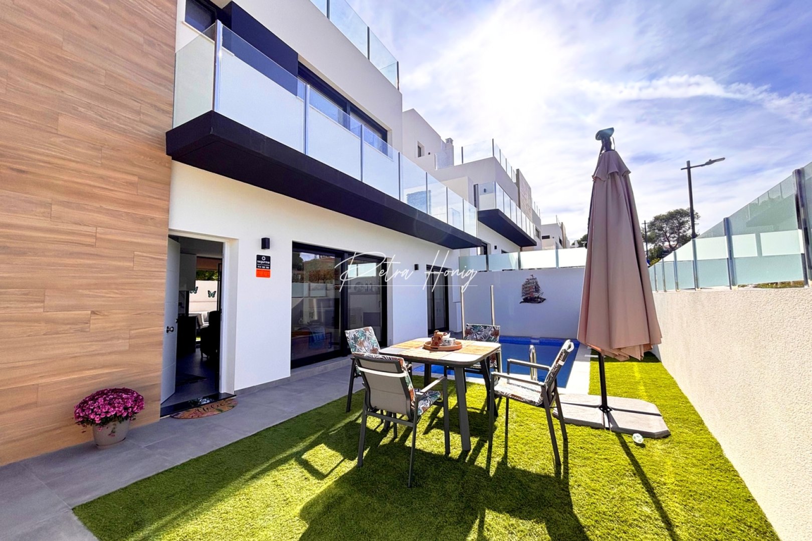 Resales - Villa - Villamartin