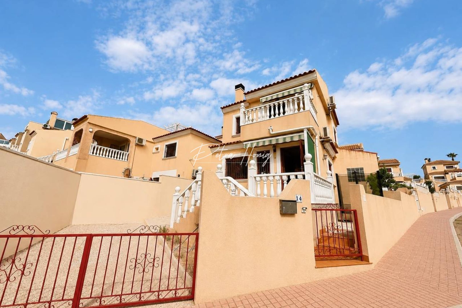 Resales - Villa - Villamartin
