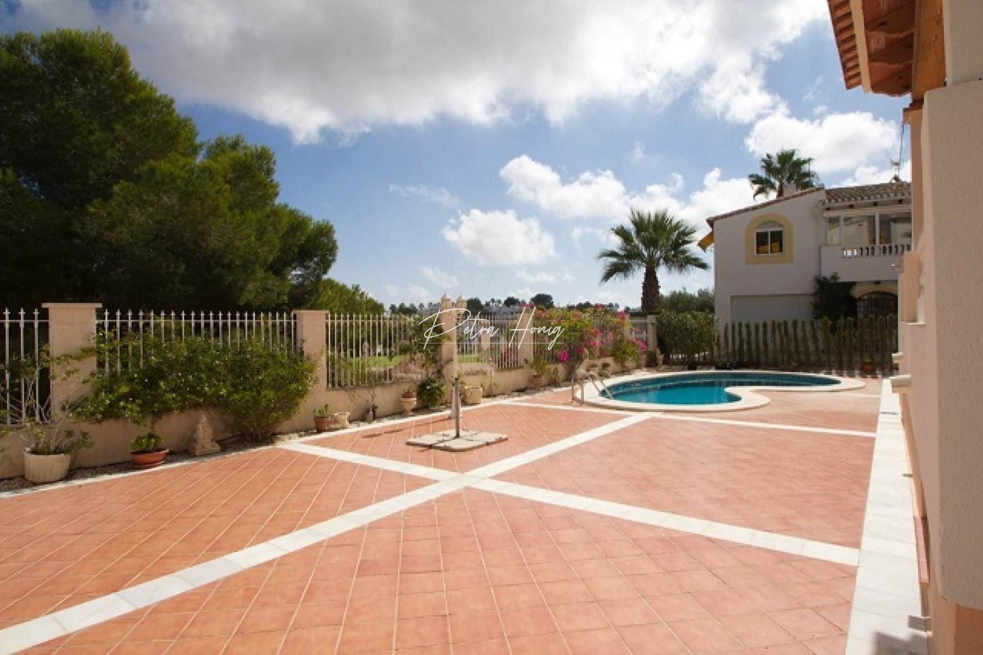 Resales - Villa - Villamartin
