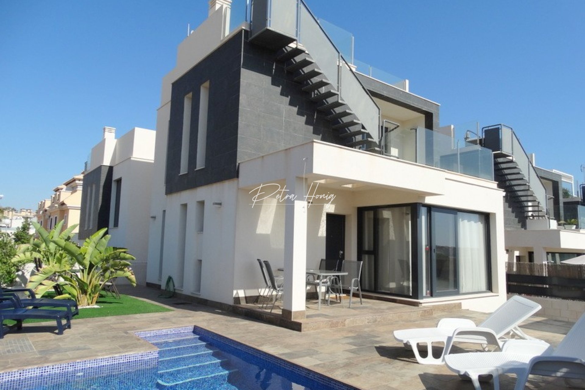Resales - Villa - Villamartin