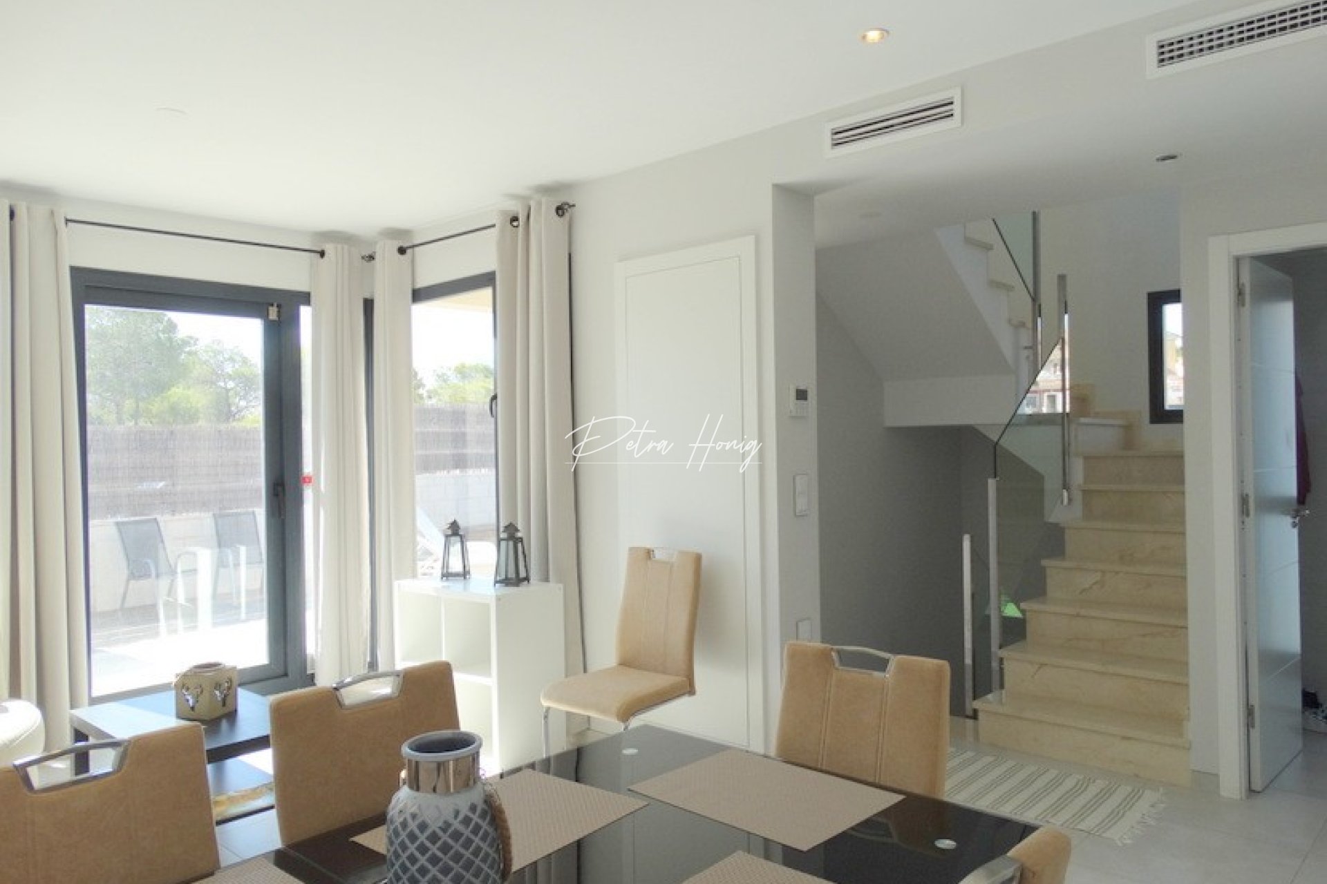Resales - Villa - Villamartin
