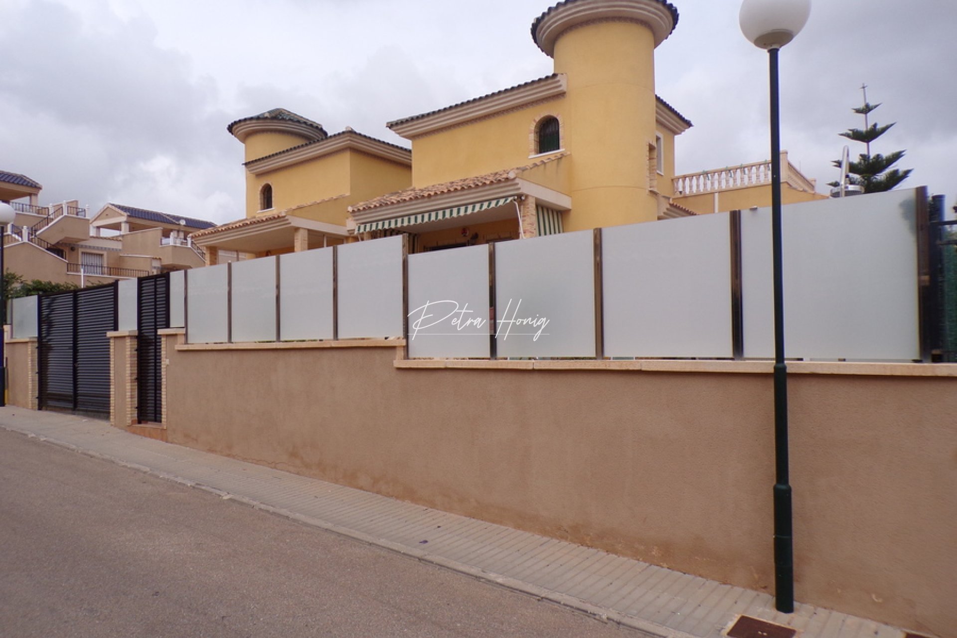 Resales - Villa - Villamartin