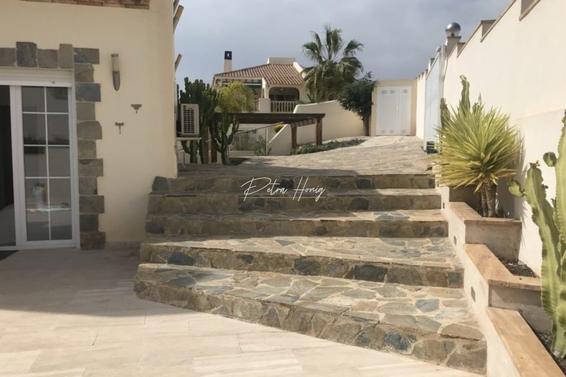 Resales - Villa - Villamartin