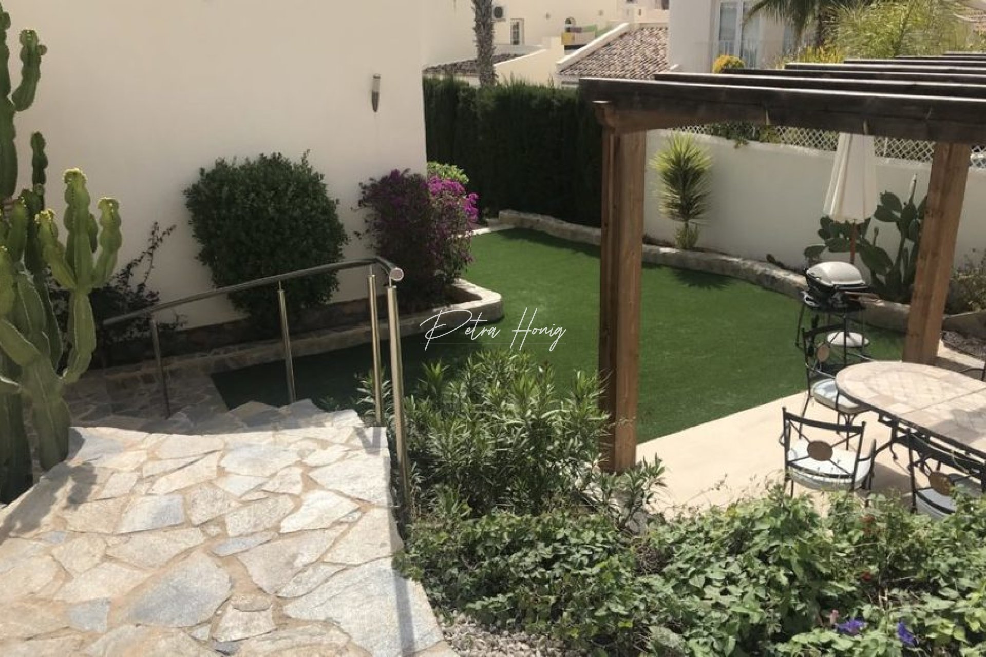 Resales - Villa - Villamartin