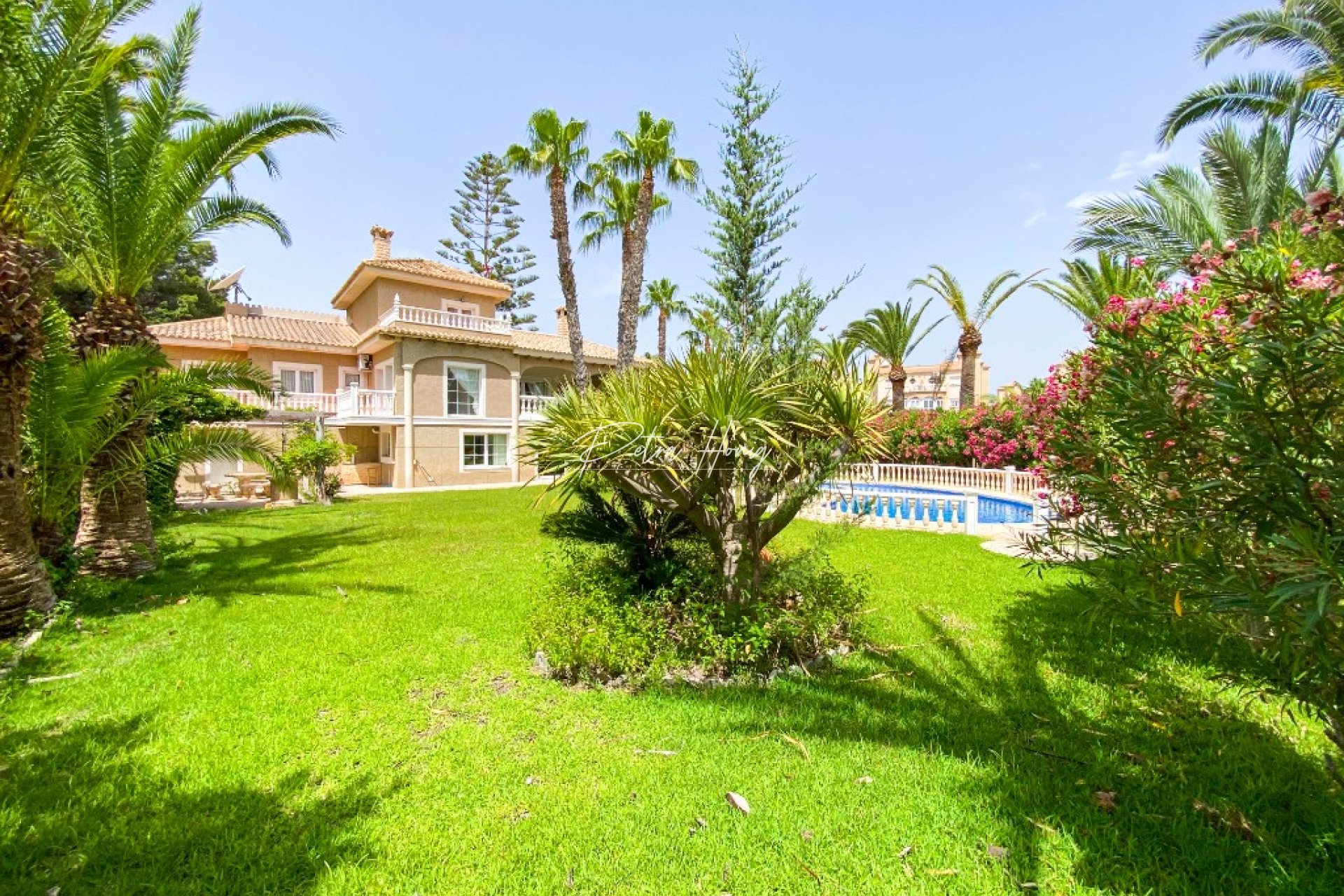 Resales - Villa - Villamartin