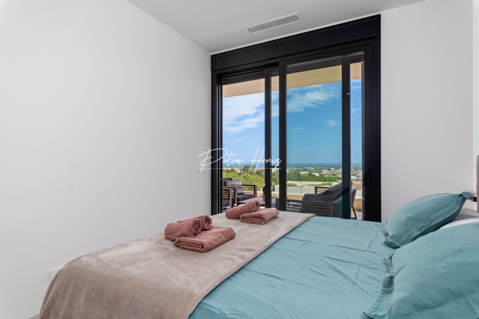 Reventa - Apartamento - Las Colinas - Las Colinas Golf