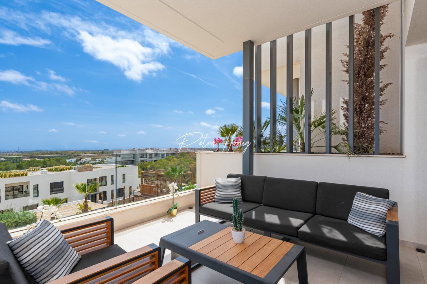 Reventa - Apartamento - Las Colinas - Las Colinas Golf