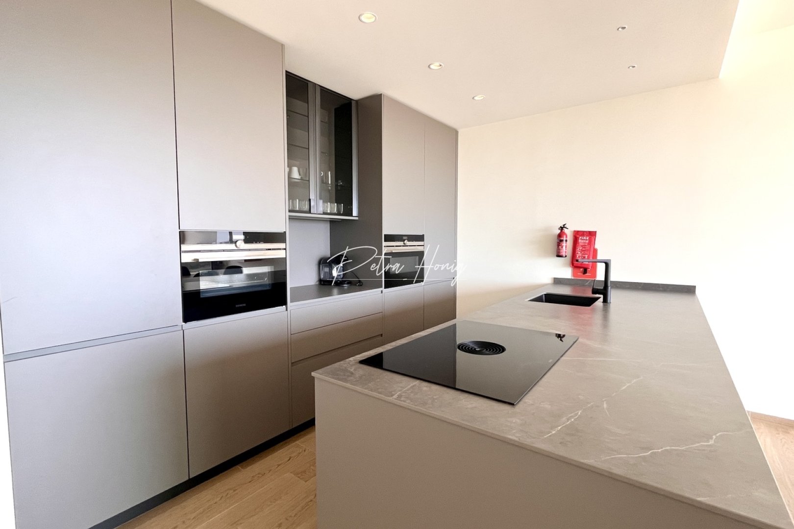 Reventa - Apartamento - Las Colinas - Las Colinas Golf