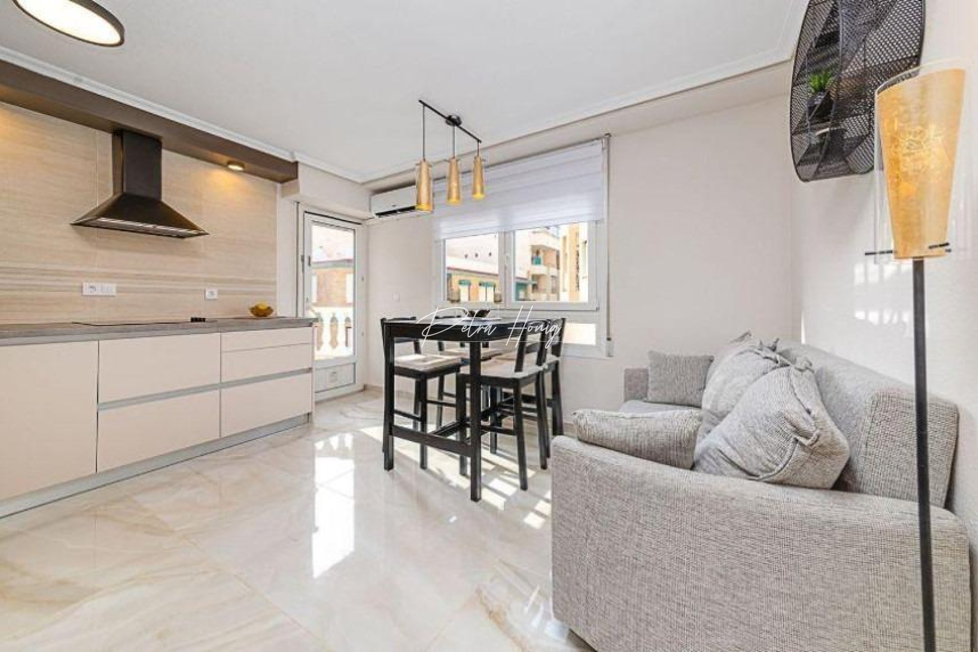 Reventa - Apartamento - Torrevieja - Playa del Cura