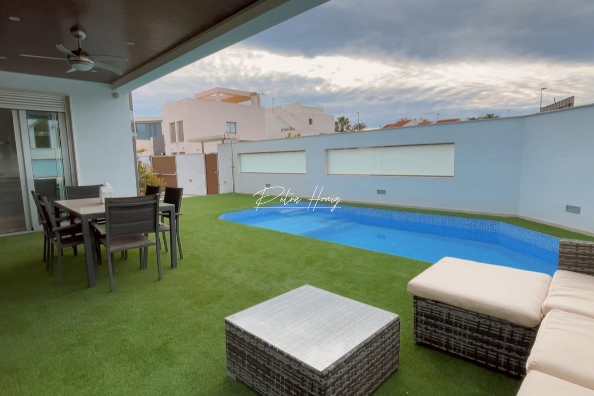 Reventa - Chalet - Mil Palmeras