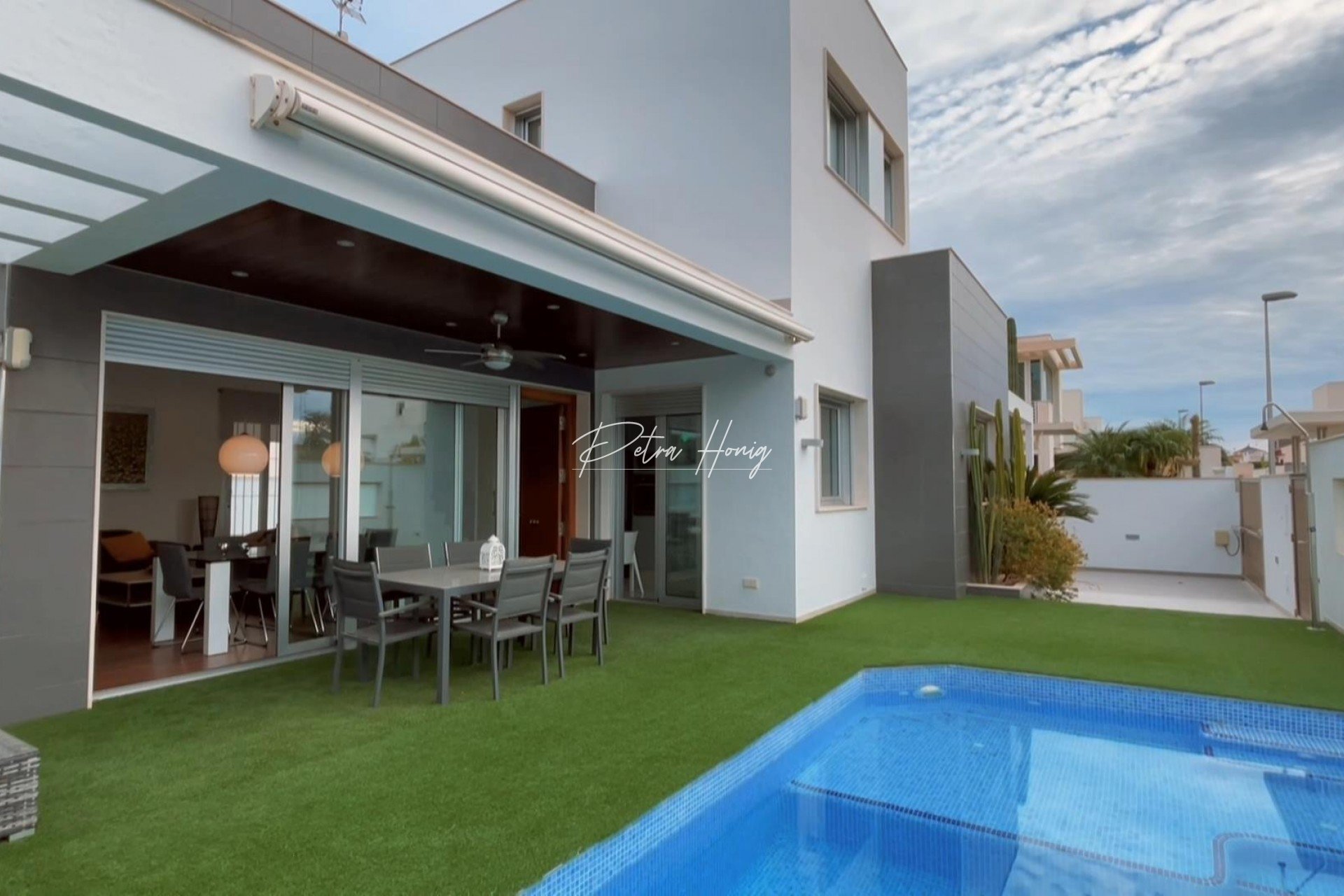 Reventa - Chalet - Mil Palmeras