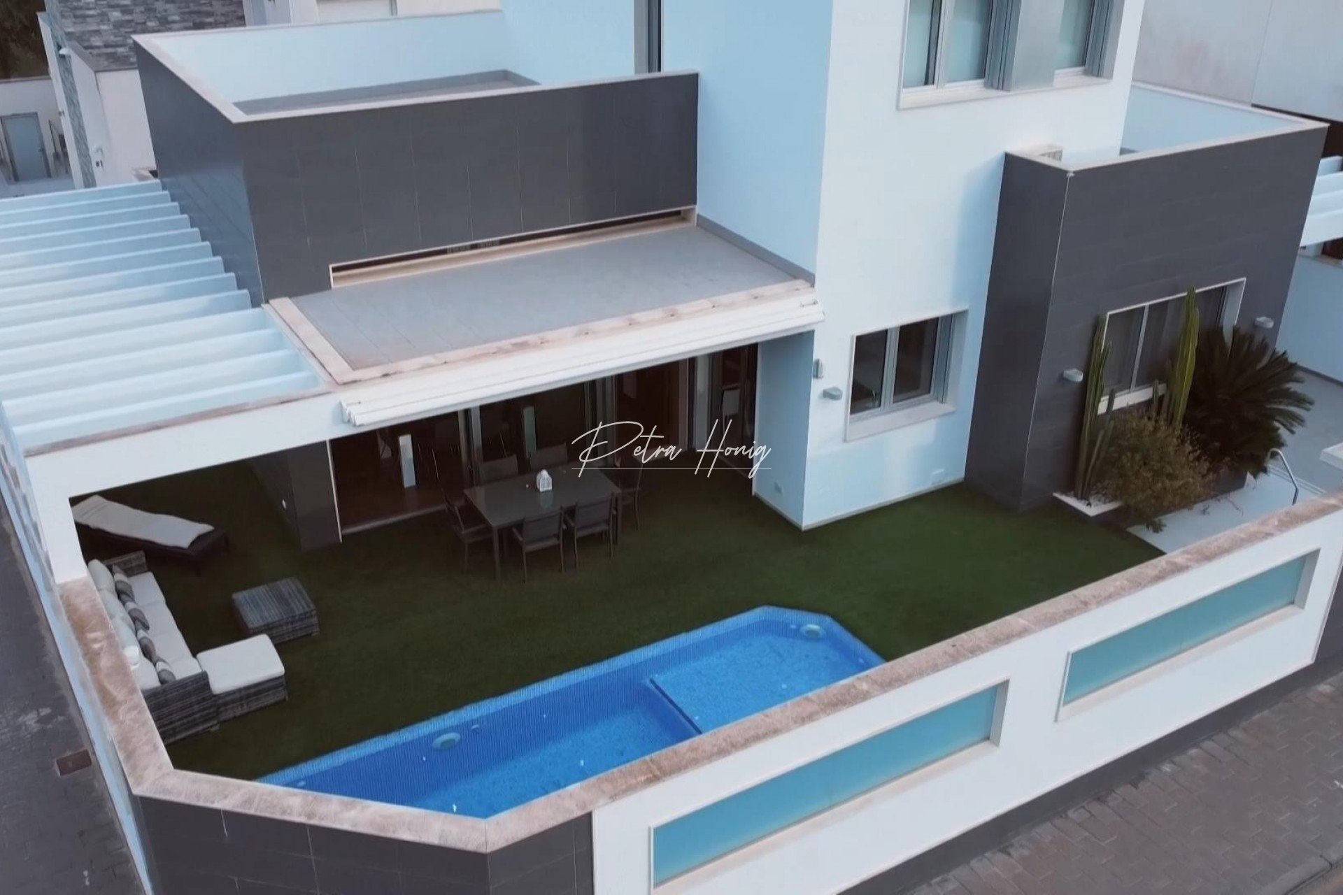 Reventa - Chalet - Mil Palmeras