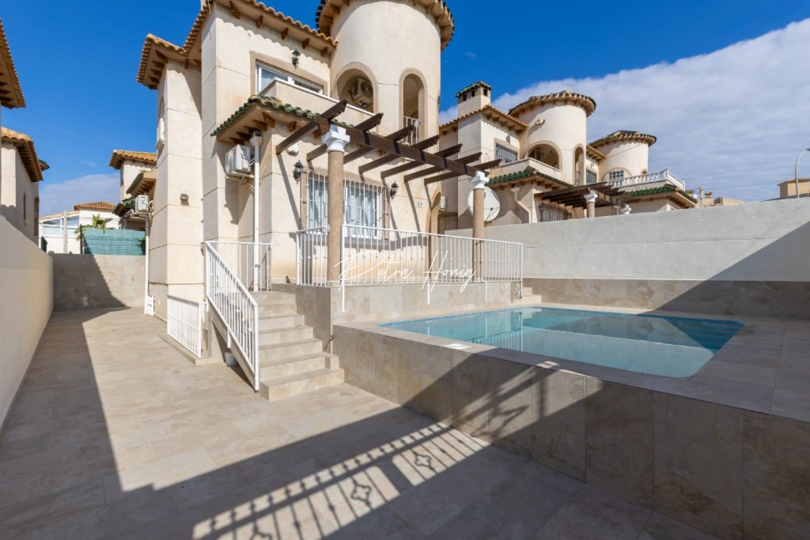 Reventa - Chalet - Orihuela Costa - Villamartin