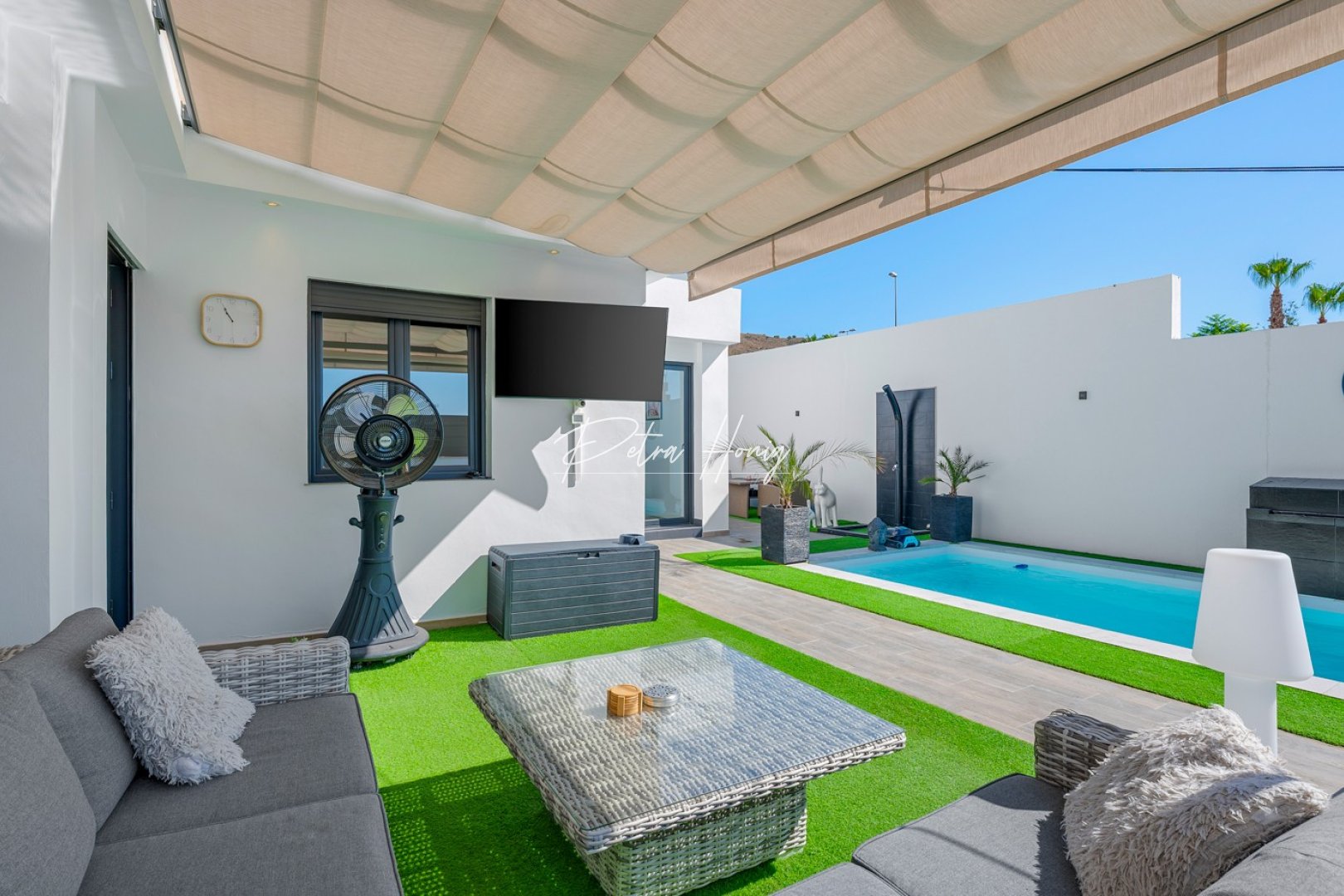 Reventa - Chalet - Other areas - URBANIZACIONES