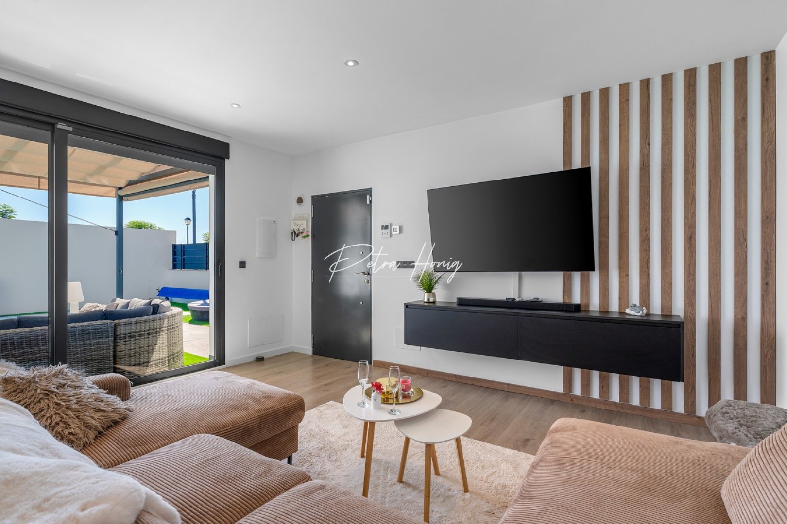 Reventa - Chalet - Other areas - URBANIZACIONES