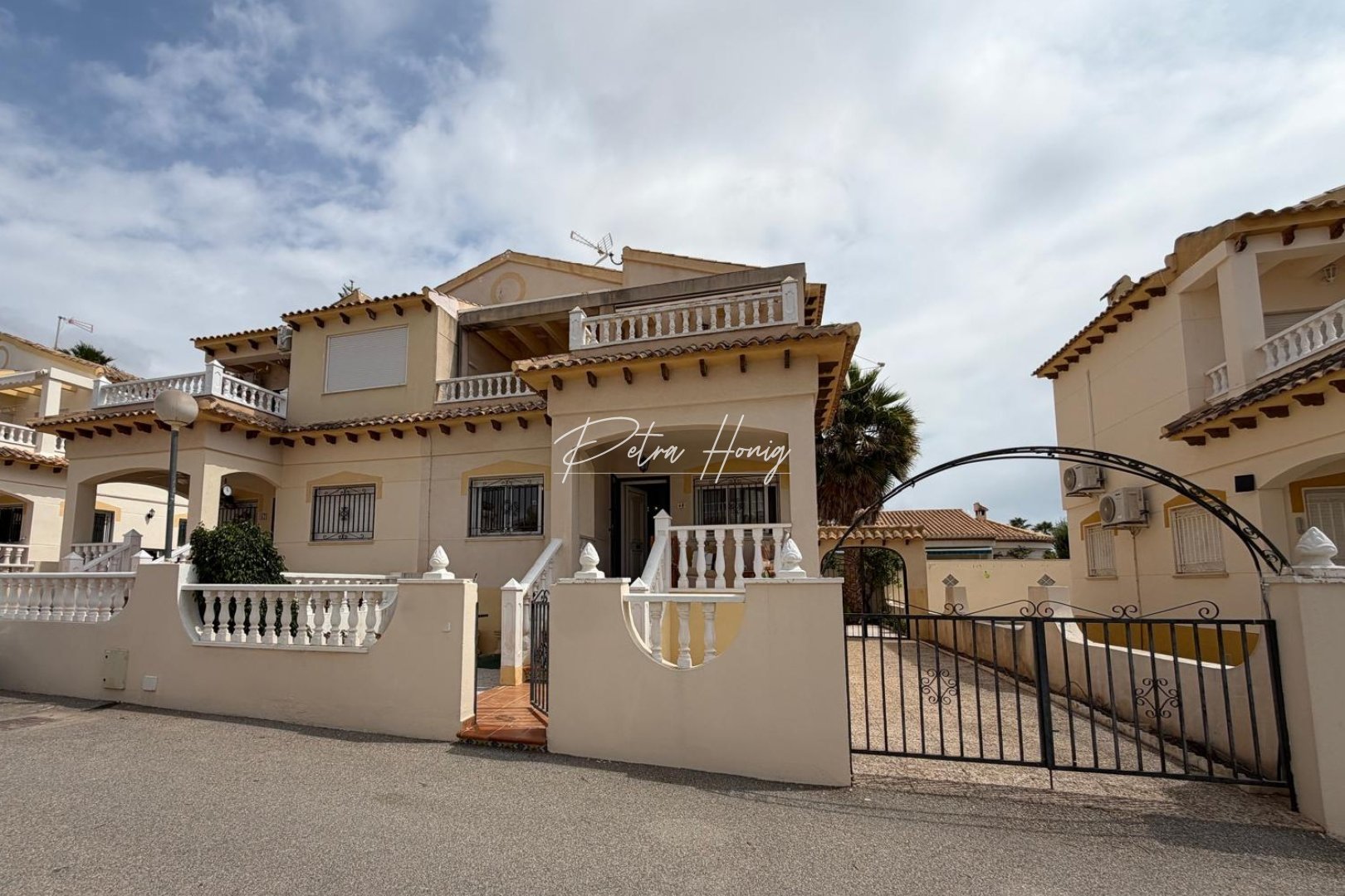 Reventa - Chalet - Playa Flamenca - Orihuela Costa
