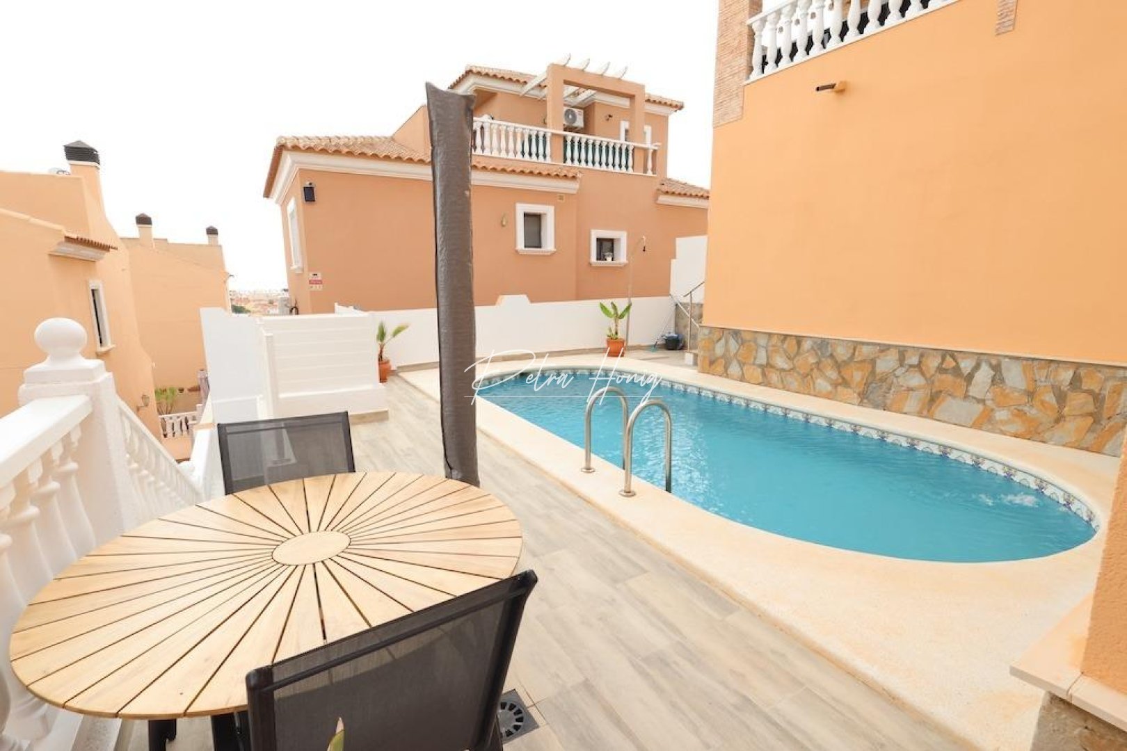 Reventa - Chalet - San Miguel de Salinas - Las filipinas