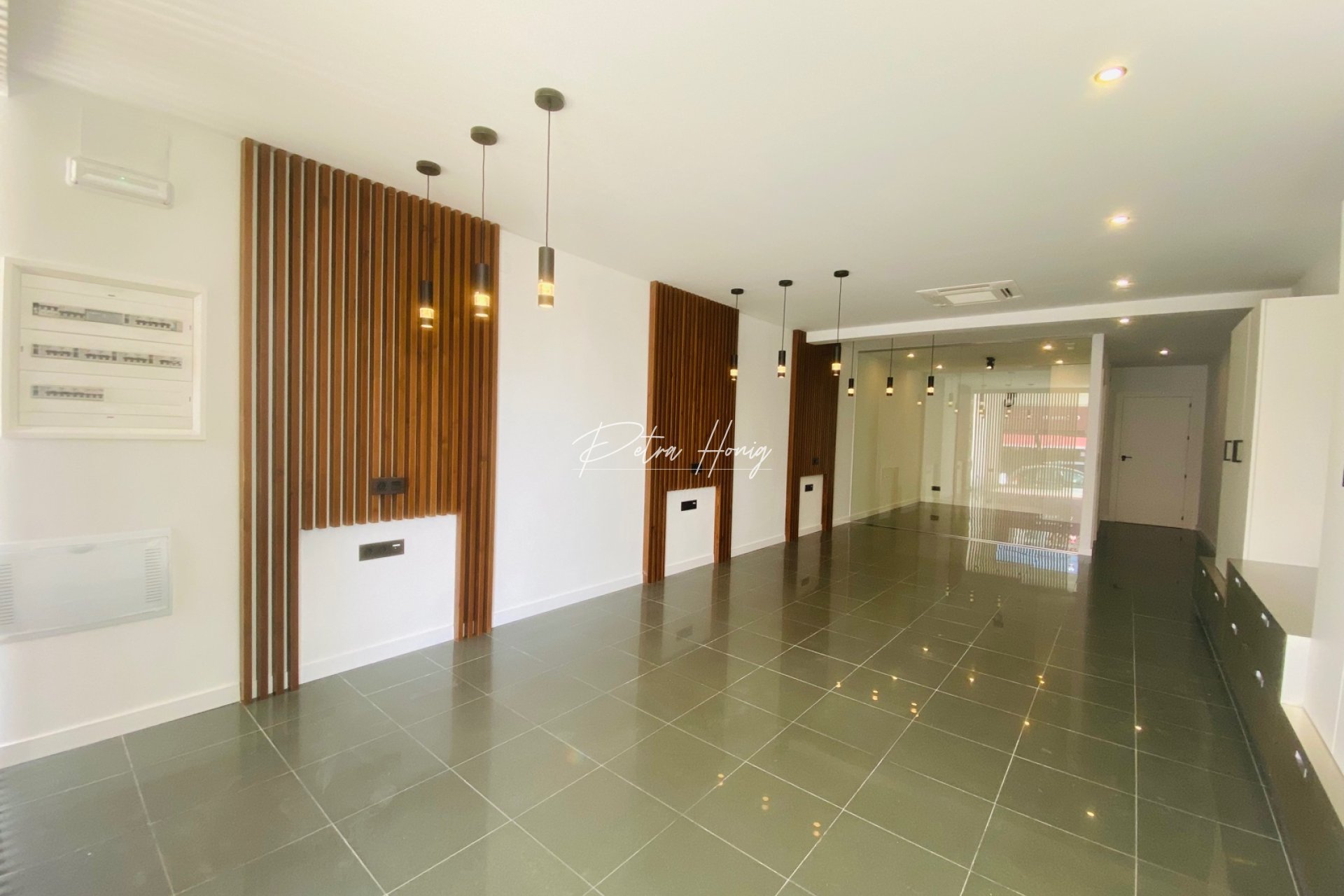 Reventa - Commercial - Ciudad Quesada - Town Center