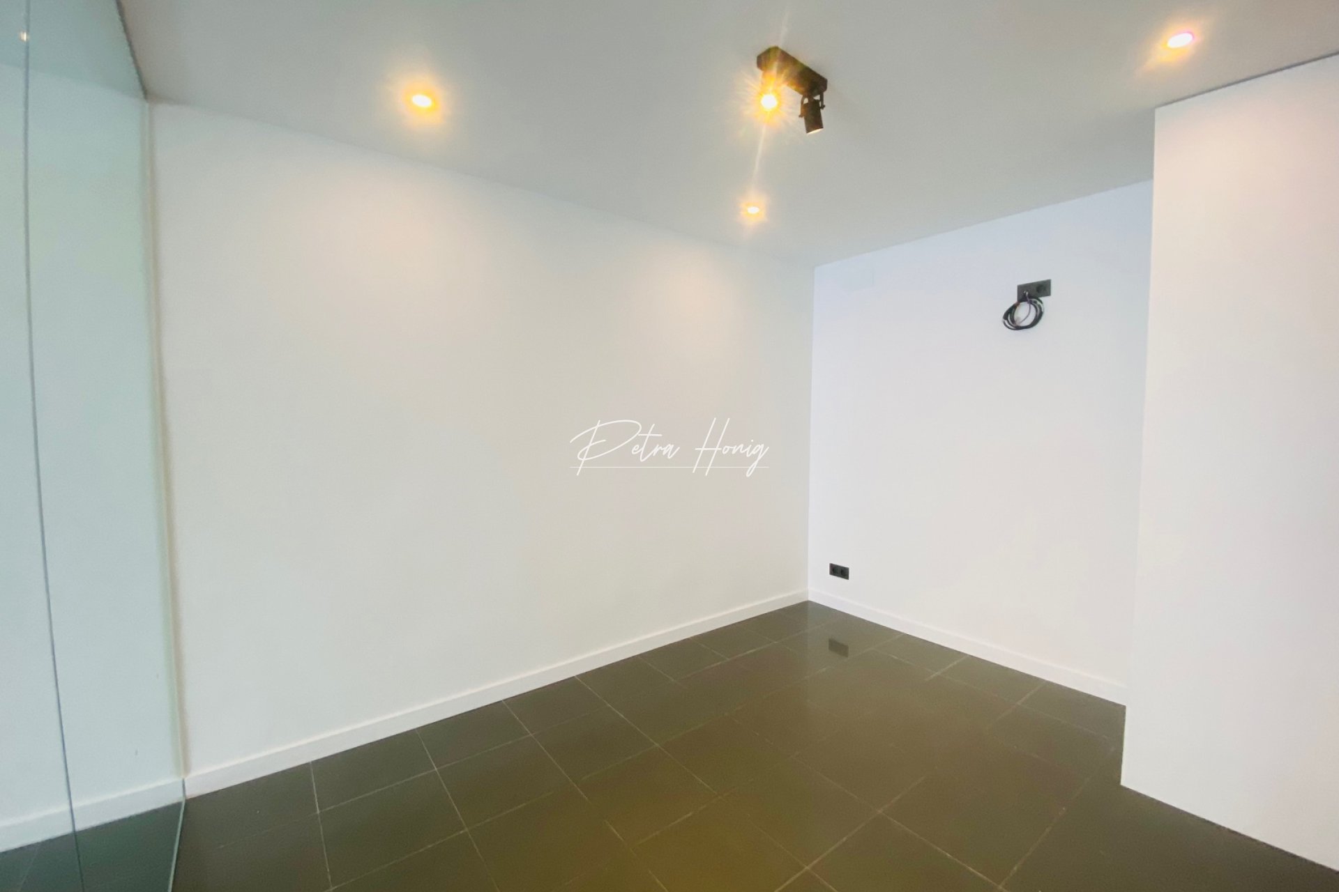 Reventa - Commercial - Ciudad Quesada - Town Center