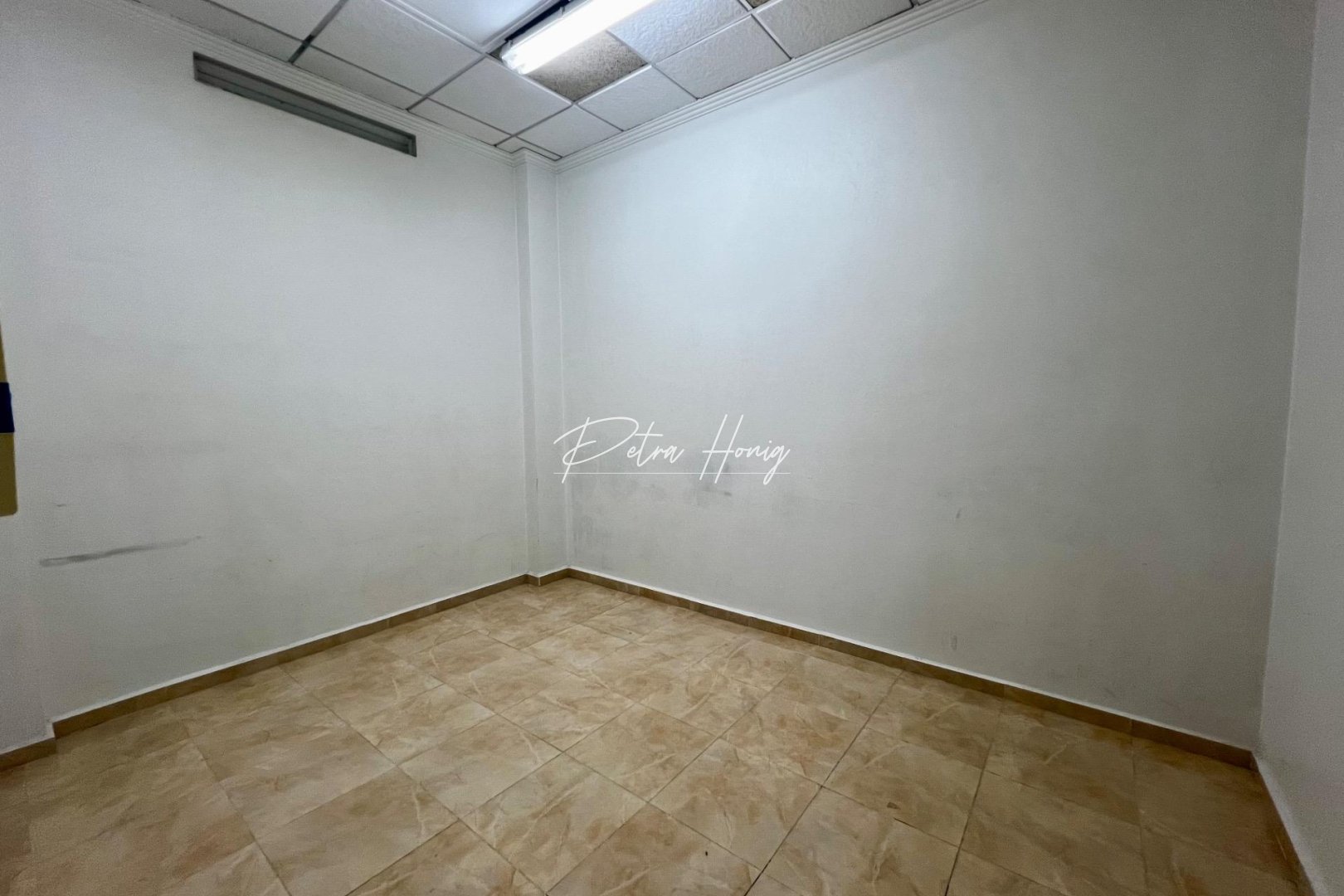 Reventa - Commercial - Other areas - Beniel