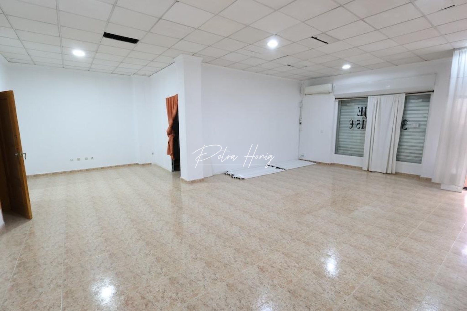 Reventa - Commercial - Torrevieja - Centro