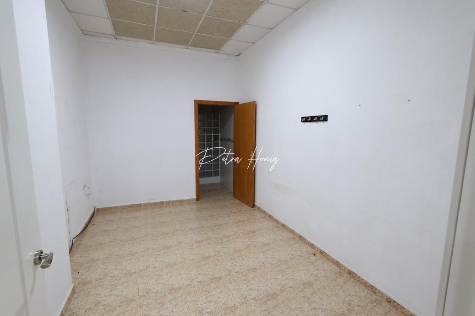 Reventa - Commercial - Torrevieja - Centro