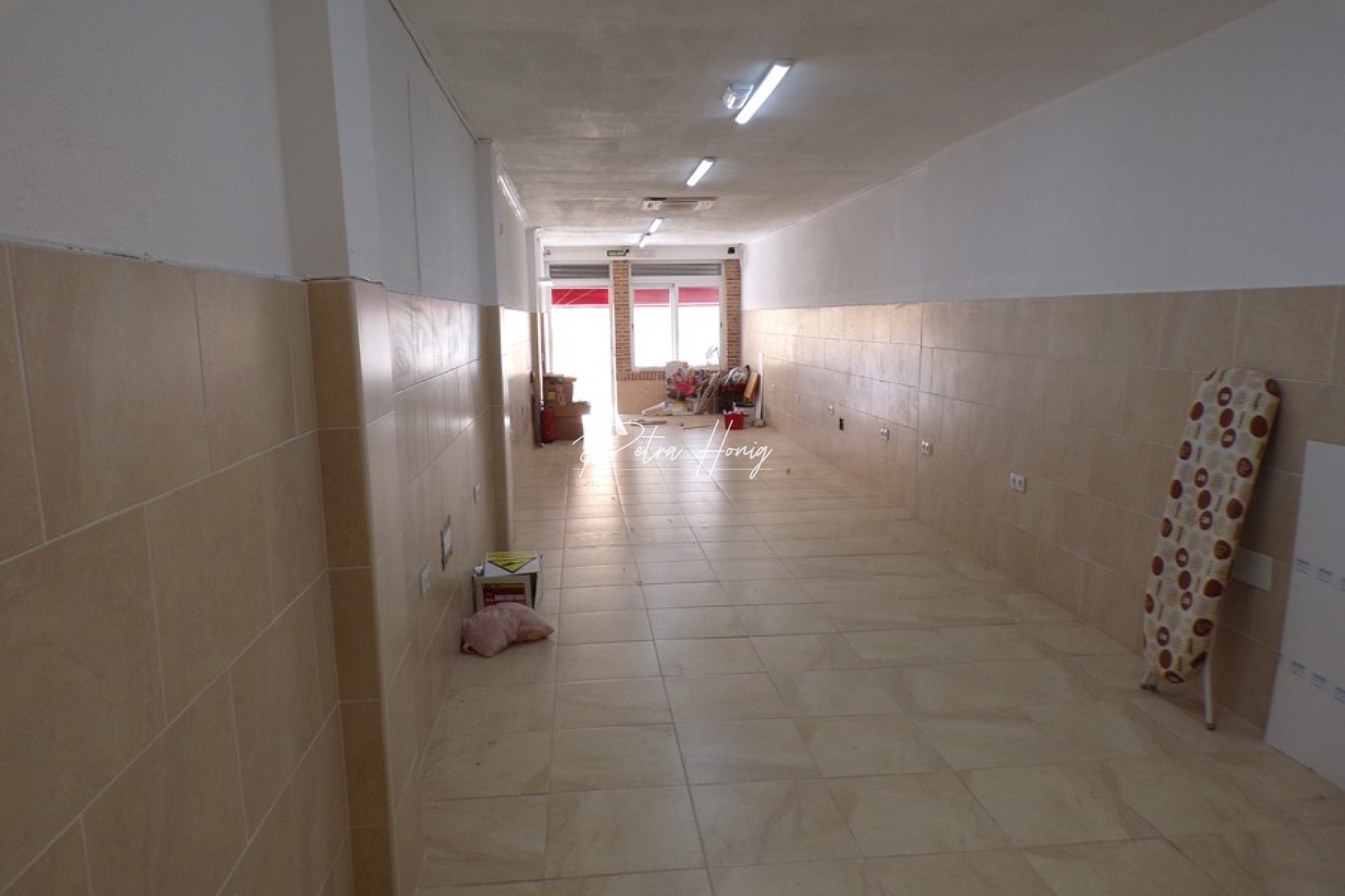 Reventa - Commercial - Villamartin