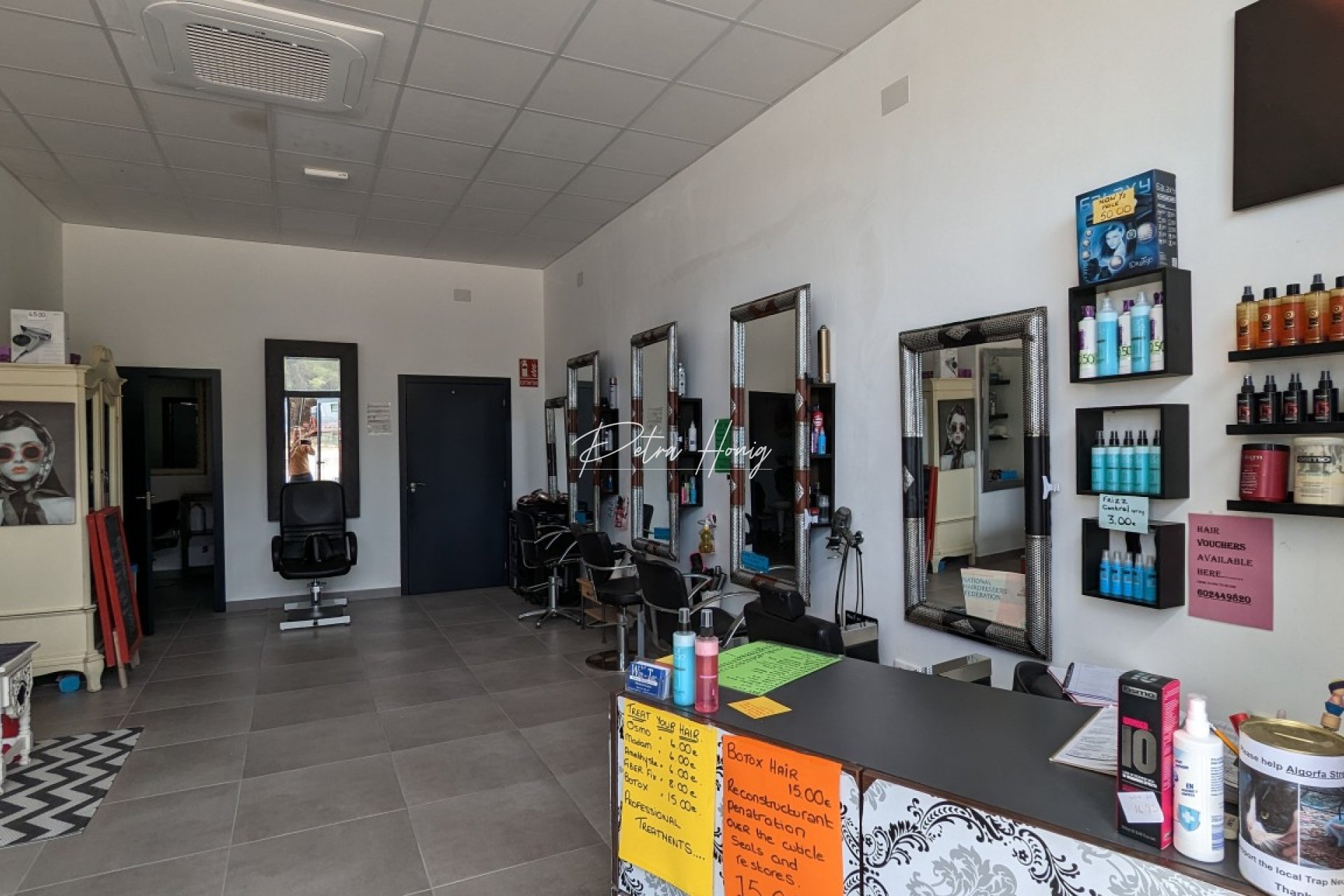 Sale - Commercial - Lo Crispin
