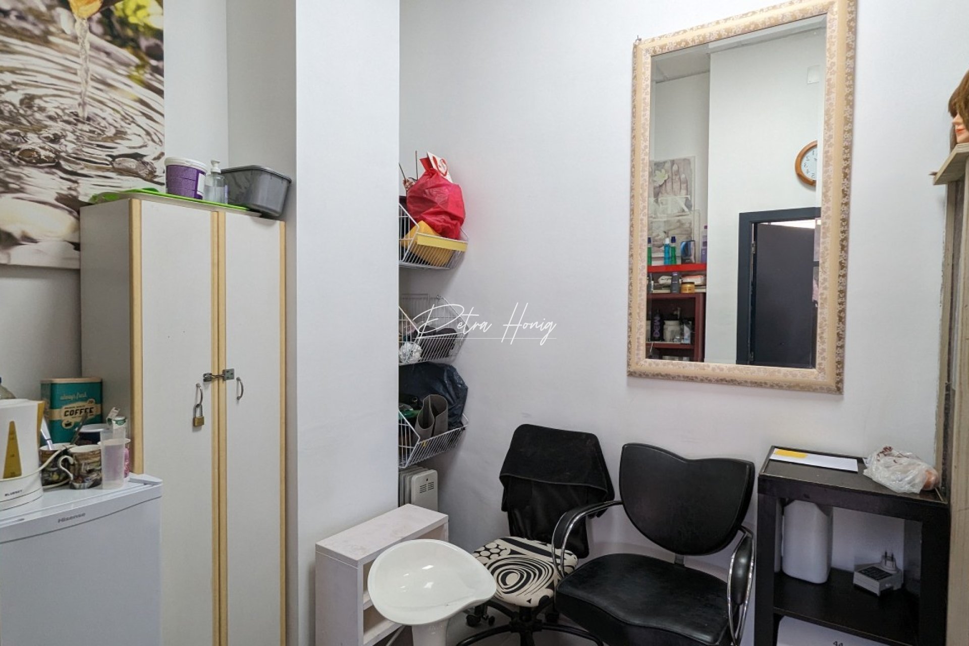 Sale - Commercial - Lo Crispin