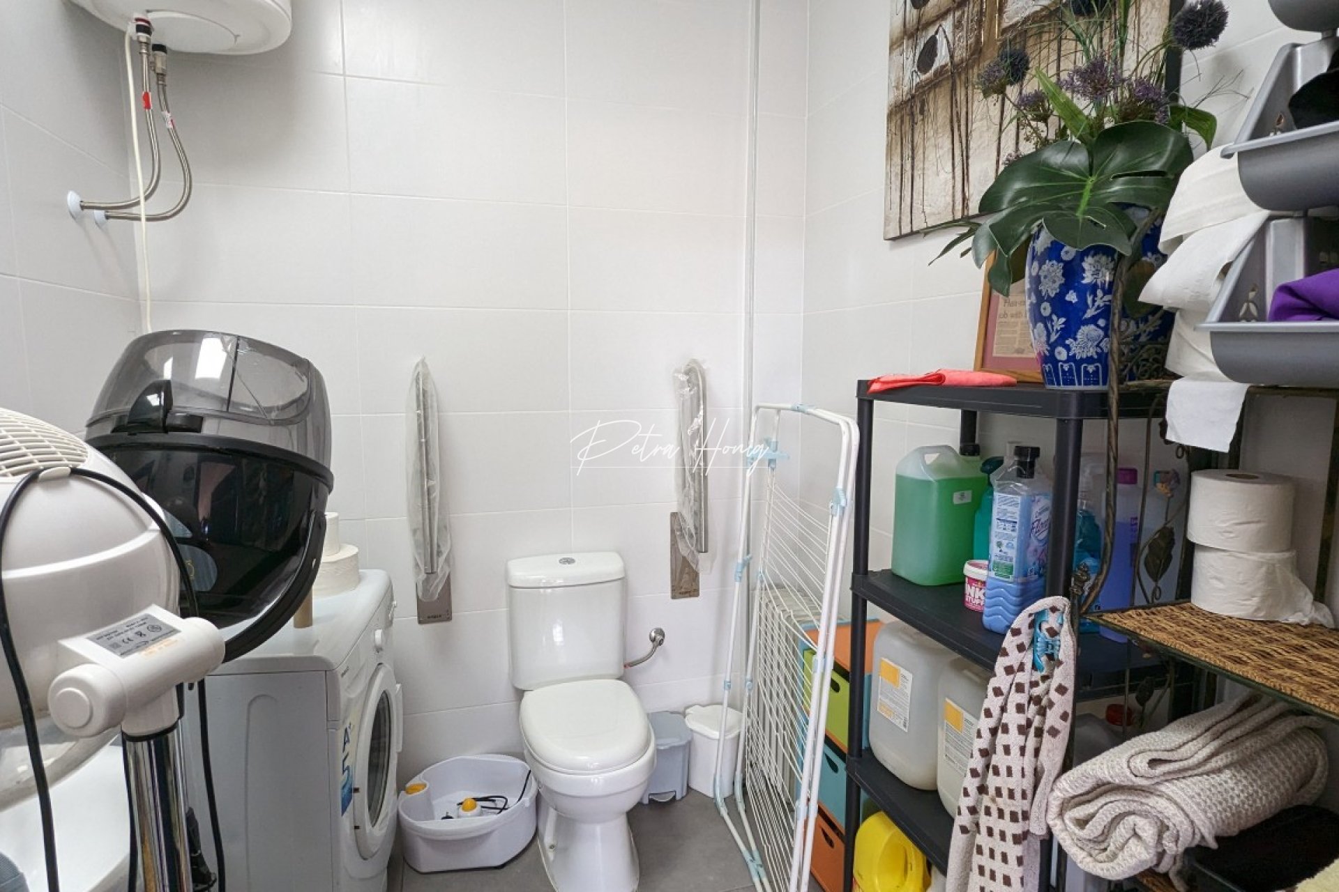 Sale - Commercial - Lo Crispin