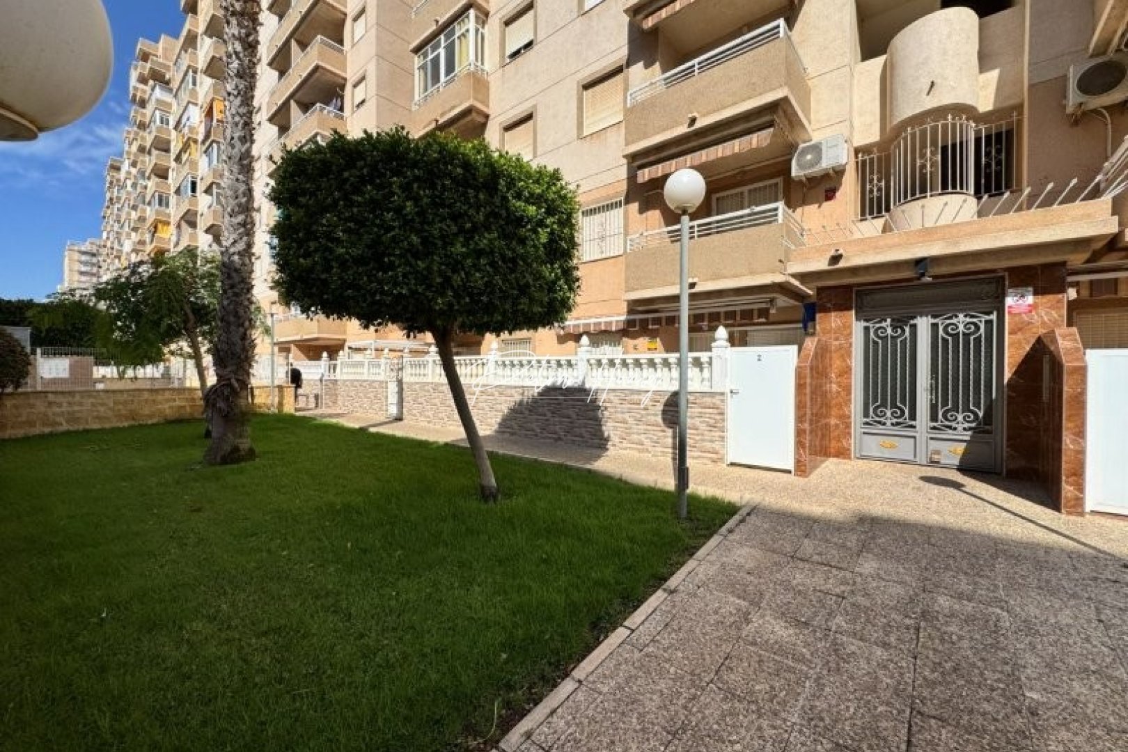 Sale -  квартира - Torrevieja - Aguas nuevas 1